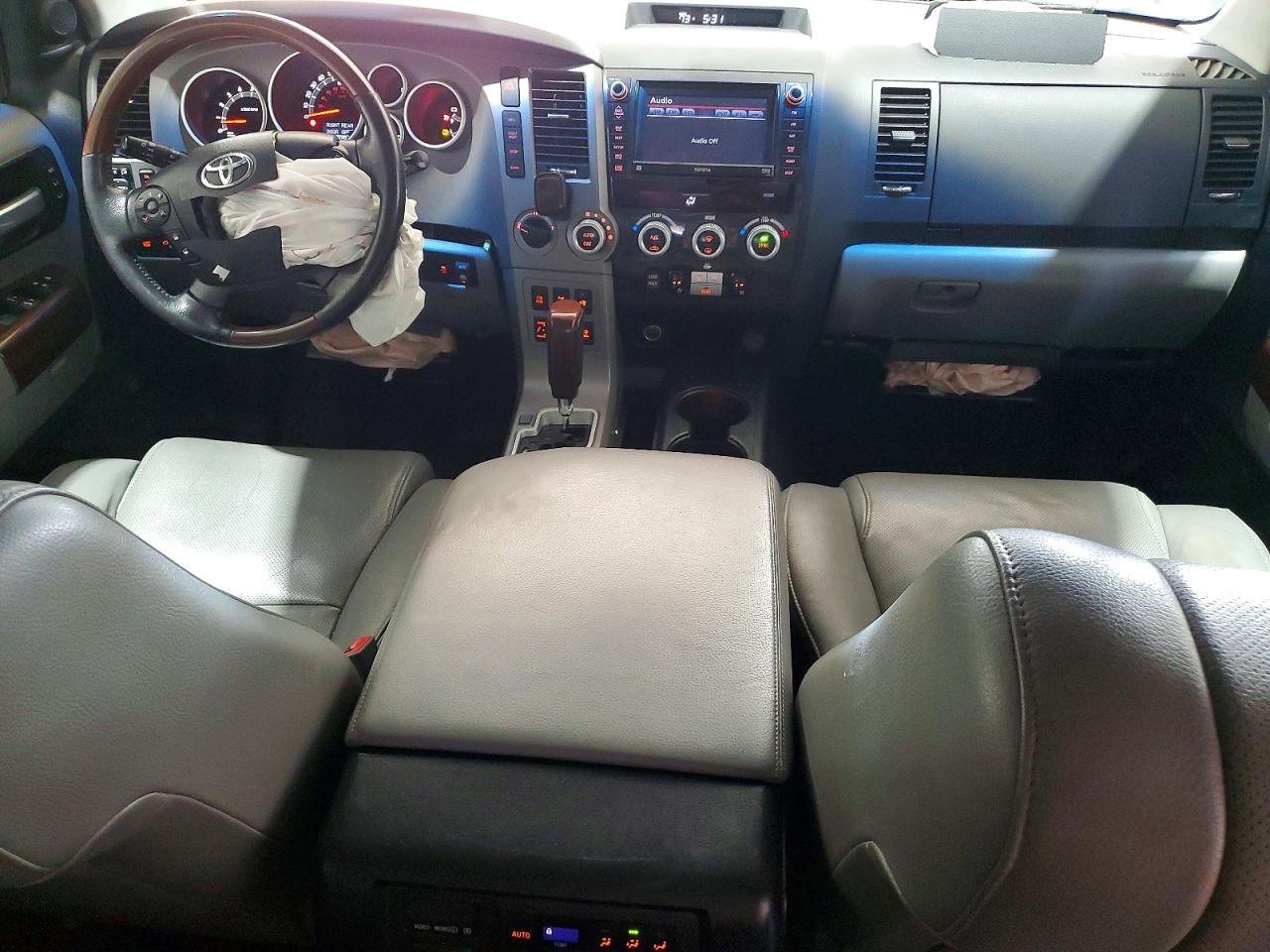 2012 Toyota Sequoia Platinum Silver vin: 5TDDY5G1XCS068250