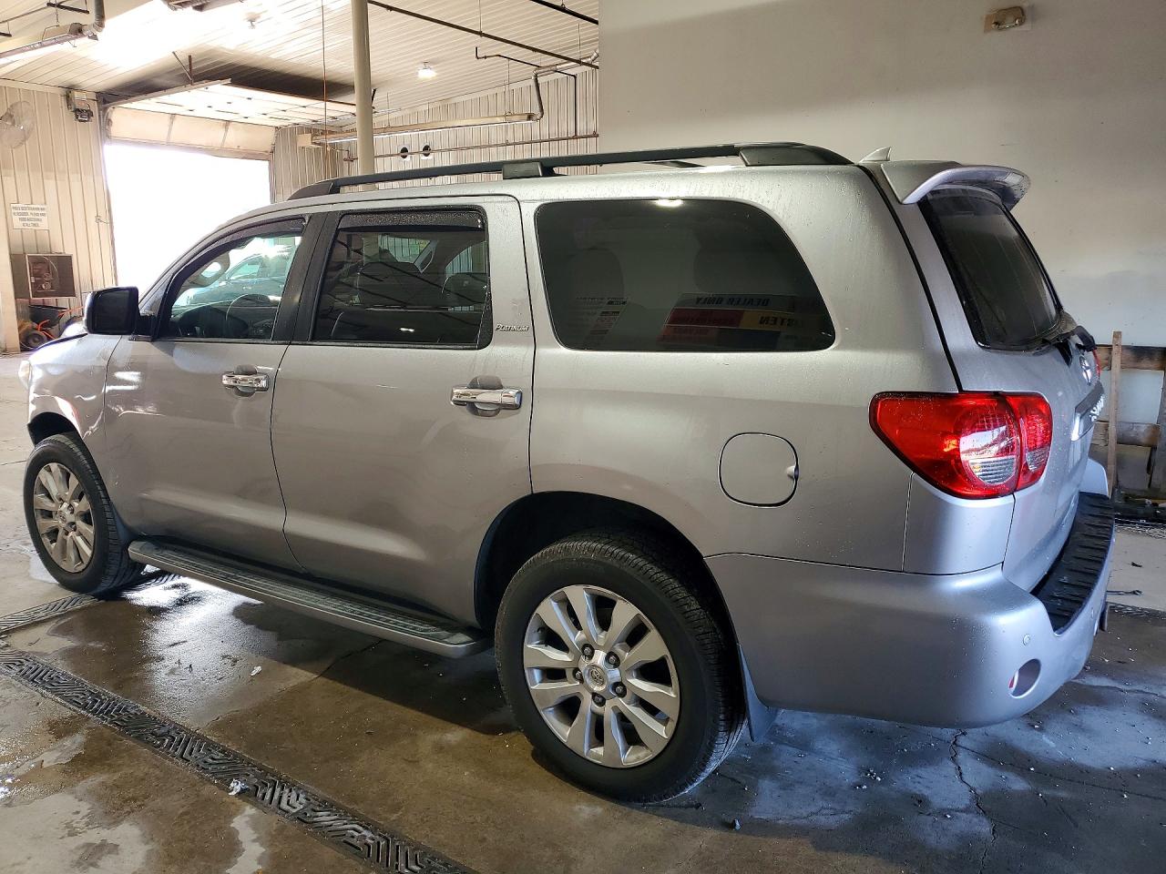 2012 Toyota Sequoia Platinum Silver vin: 5TDDY5G1XCS068250