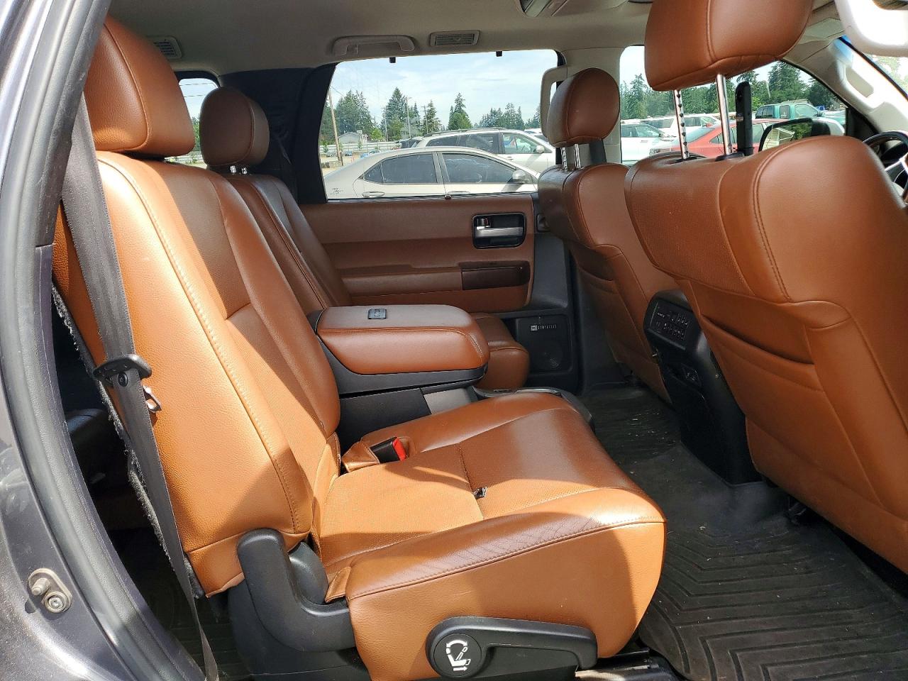 2013 Toyota Sequoia Platinum Gray vin: 5TDDY5G1XDS088676