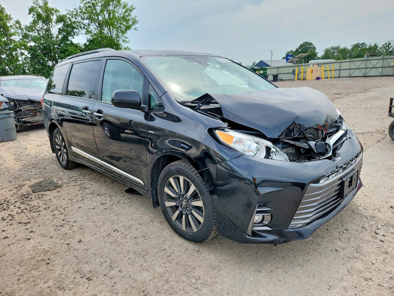2018 Toyota Sienna Xle 7-passenger Black vin: 5TDDZ3DC3JS207395