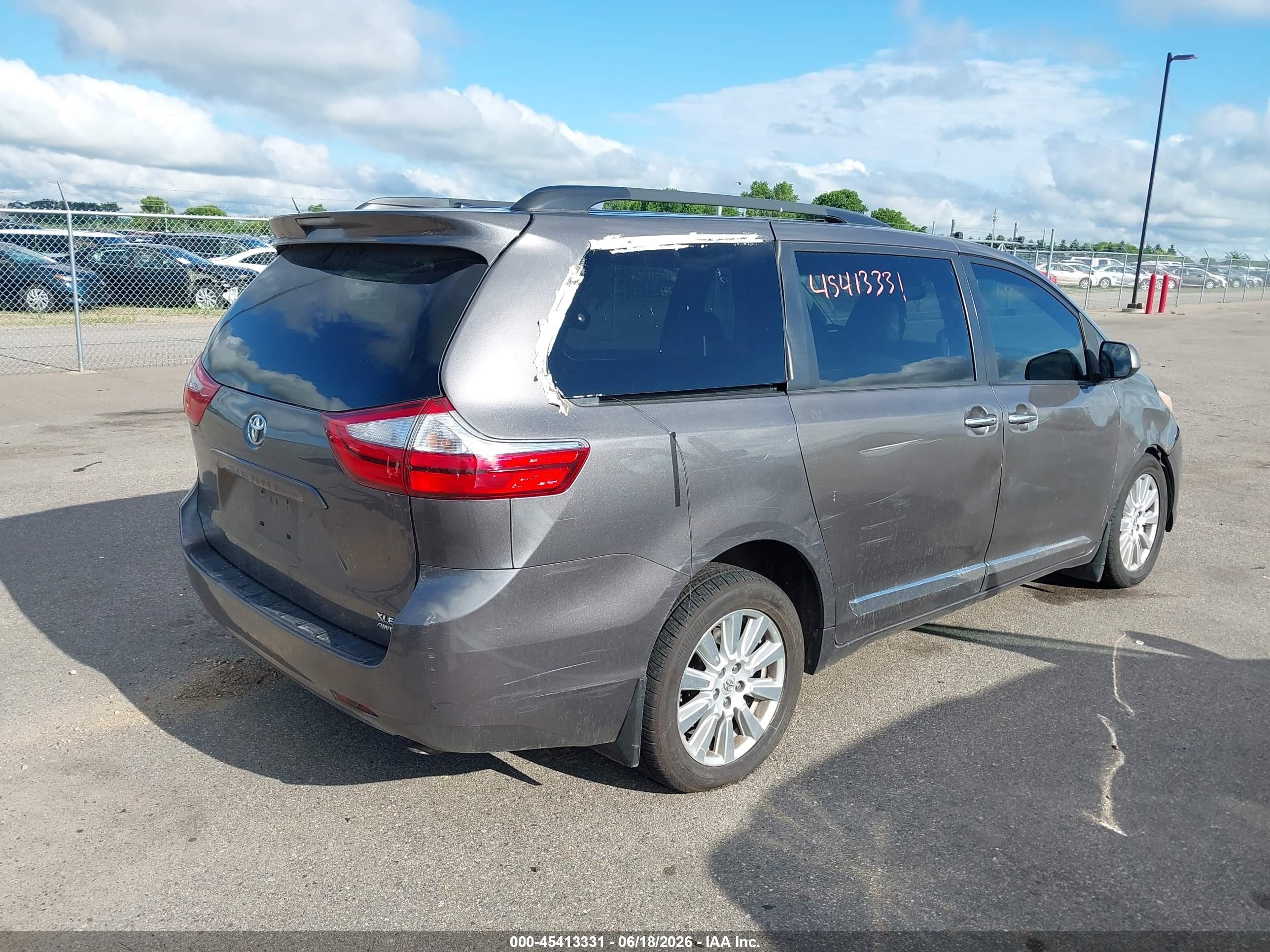 2017 Toyota Sienna Xle 7 Passenger Gray vin: 5TDDZ3DC4HS153129