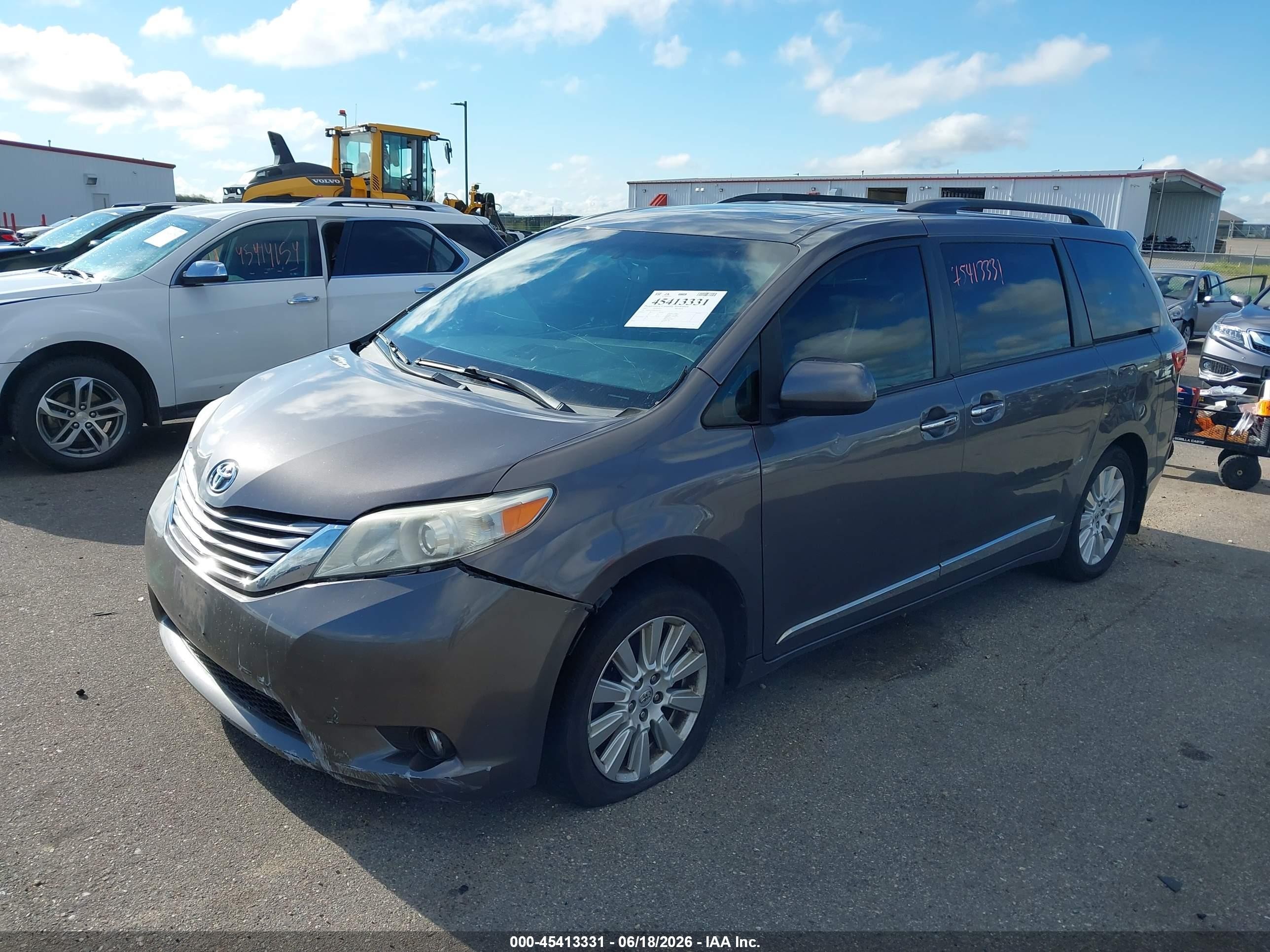 2017 Toyota Sienna Xle 7 Passenger Gray vin: 5TDDZ3DC4HS153129