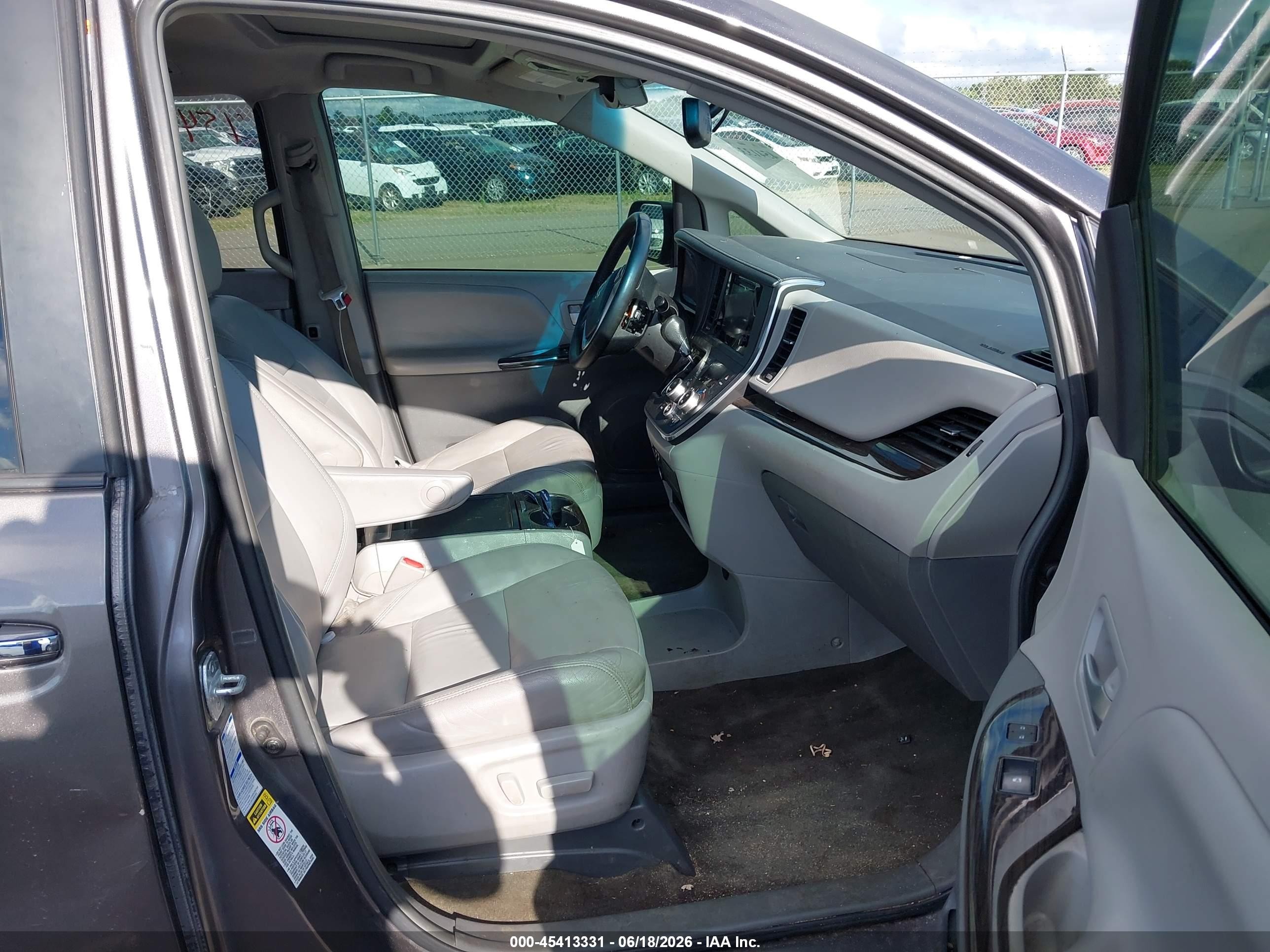 2017 Toyota Sienna Xle 7 Passenger Gray vin: 5TDDZ3DC4HS153129