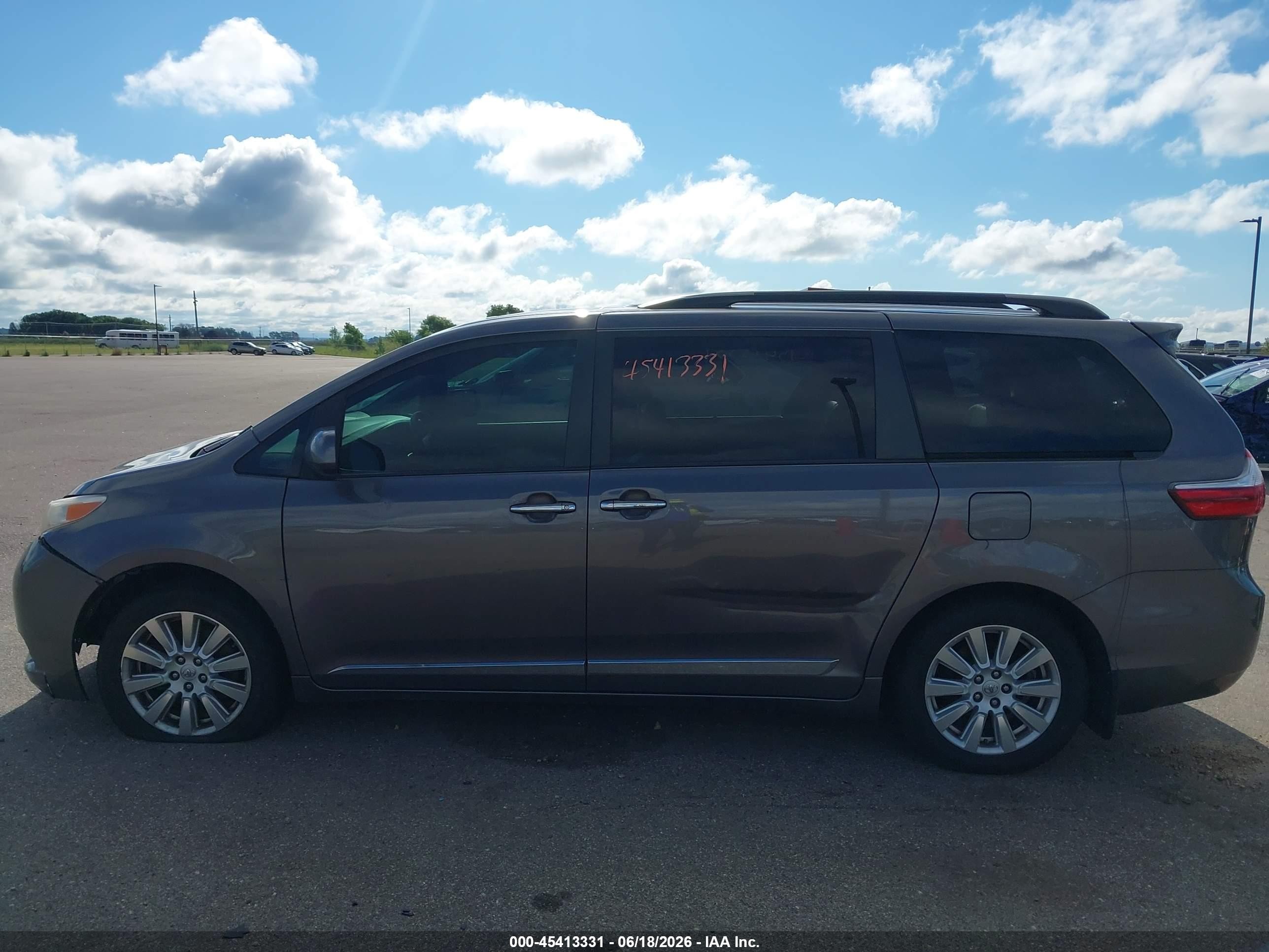 2017 Toyota Sienna Xle 7 Passenger Gray vin: 5TDDZ3DC4HS153129