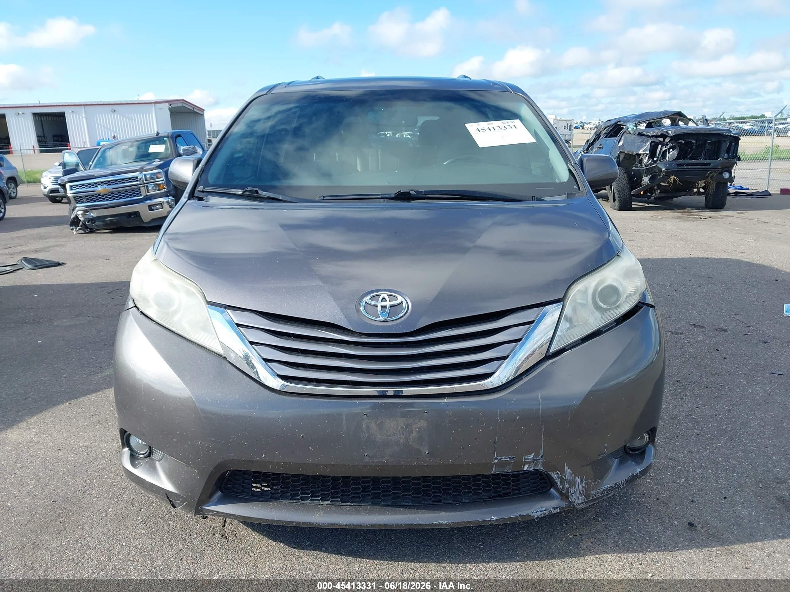 2017 Toyota Sienna Xle 7 Passenger Gray vin: 5TDDZ3DC4HS153129