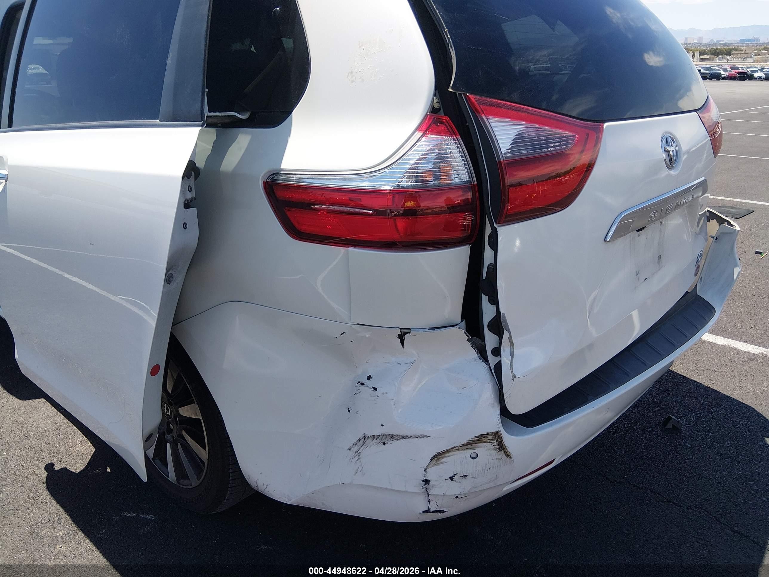 2020 Toyota Sienna Limited Premium White vin: 5TDDZ3DC5LS234617