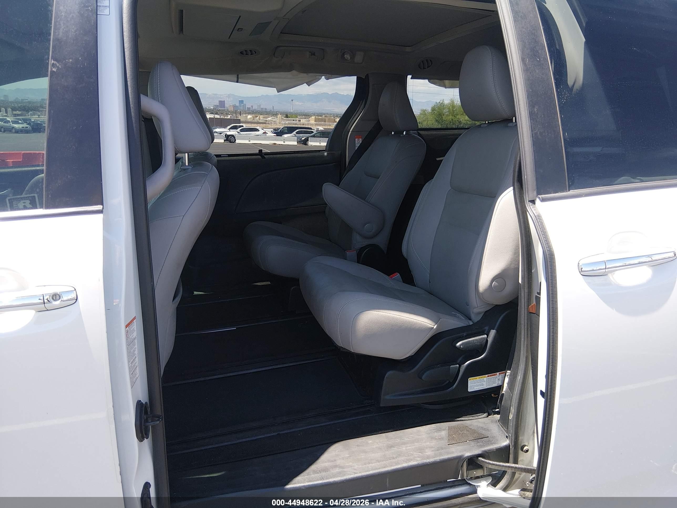 2020 Toyota Sienna Limited Premium White vin: 5TDDZ3DC5LS234617