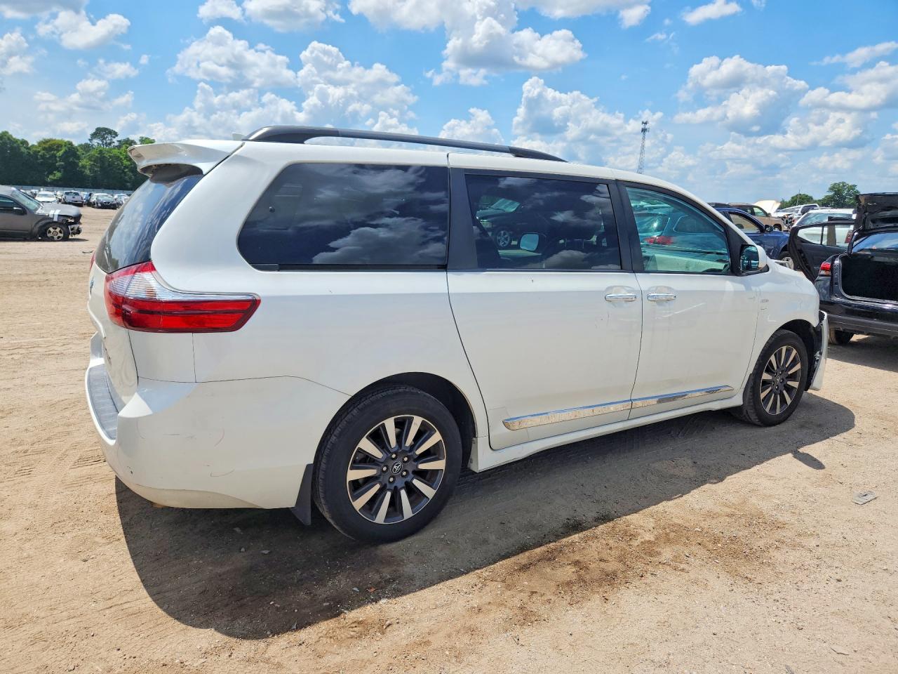 2020 Toyota Sienna Xle 7-passenger White vin: 5TDDZ3DC5LS235721