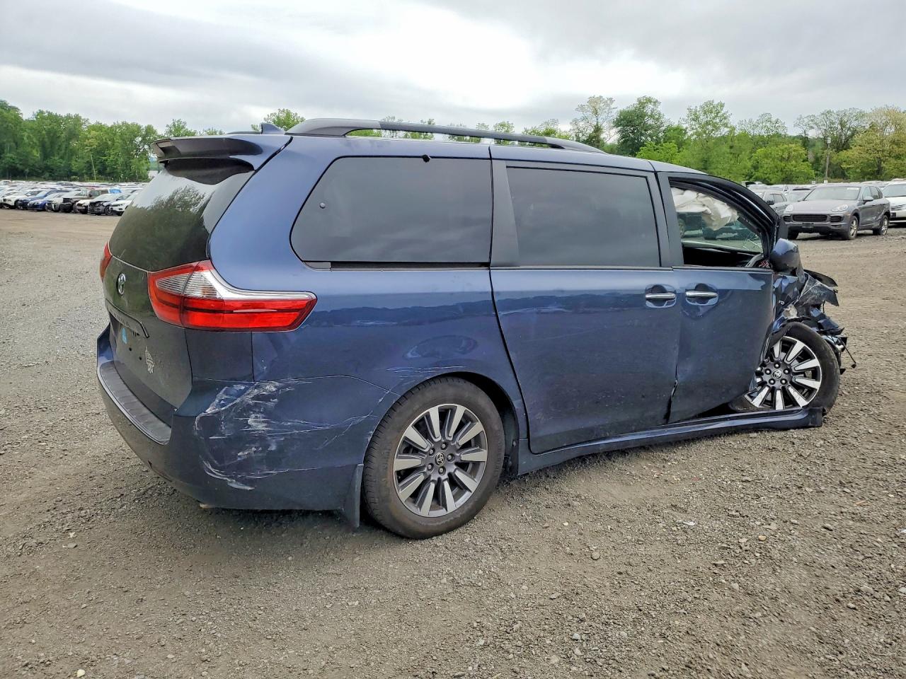 2020 Toyota Sienna Xle 7-passenger Синий vin: 5TDDZ3DC6LS242788