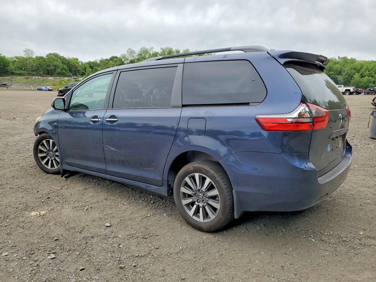 2020 Toyota Sienna Xle 7-passenger Синий vin: 5TDDZ3DC6LS242788