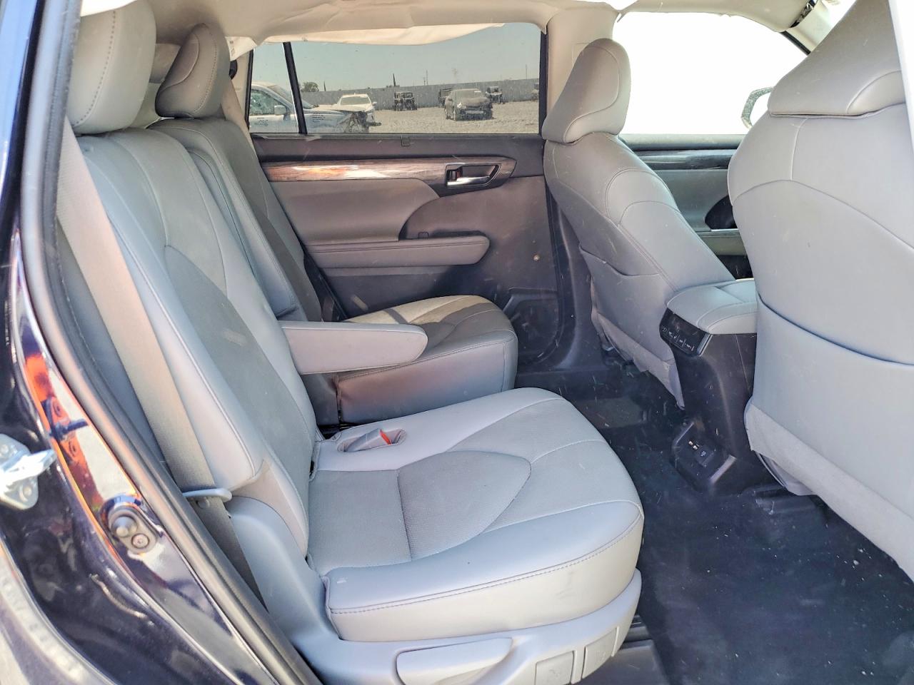 2020 Toyota Highlander Limited Blue vin: 5TDDZRBH8LS047969