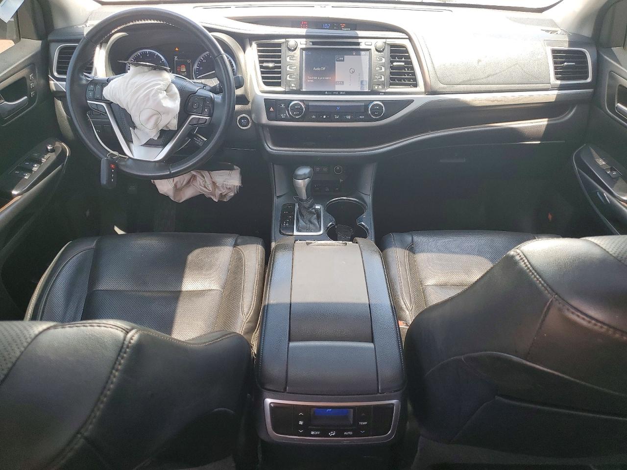 2018 Toyota Highlander Limited White vin: 5TDDZRFH0JS900338