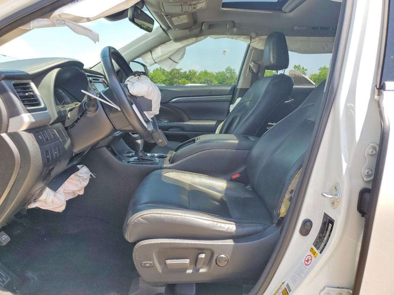 2018 Toyota Highlander Limited White vin: 5TDDZRFH0JS900338