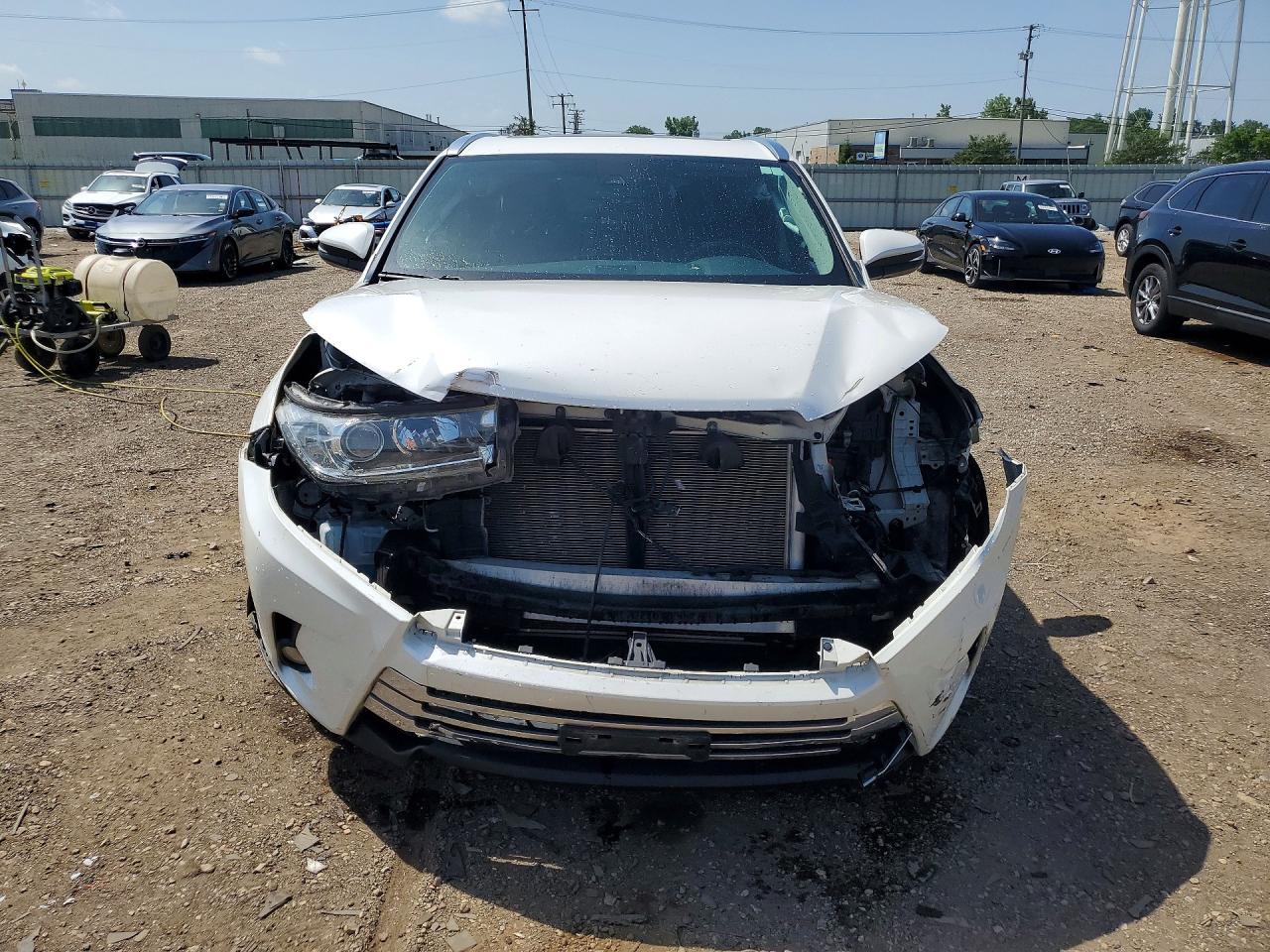 2018 Toyota Highlander Limited White vin: 5TDDZRFH0JS900338