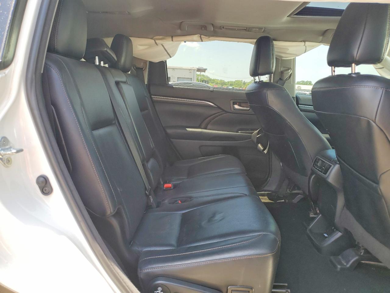 2018 Toyota Highlander Limited White vin: 5TDDZRFH0JS900338