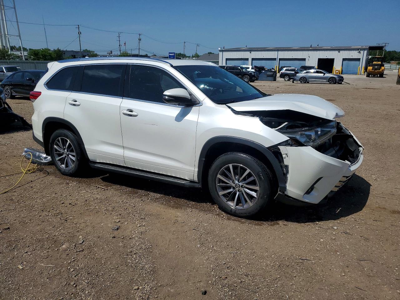 2018 Toyota Highlander Limited White vin: 5TDDZRFH0JS900338