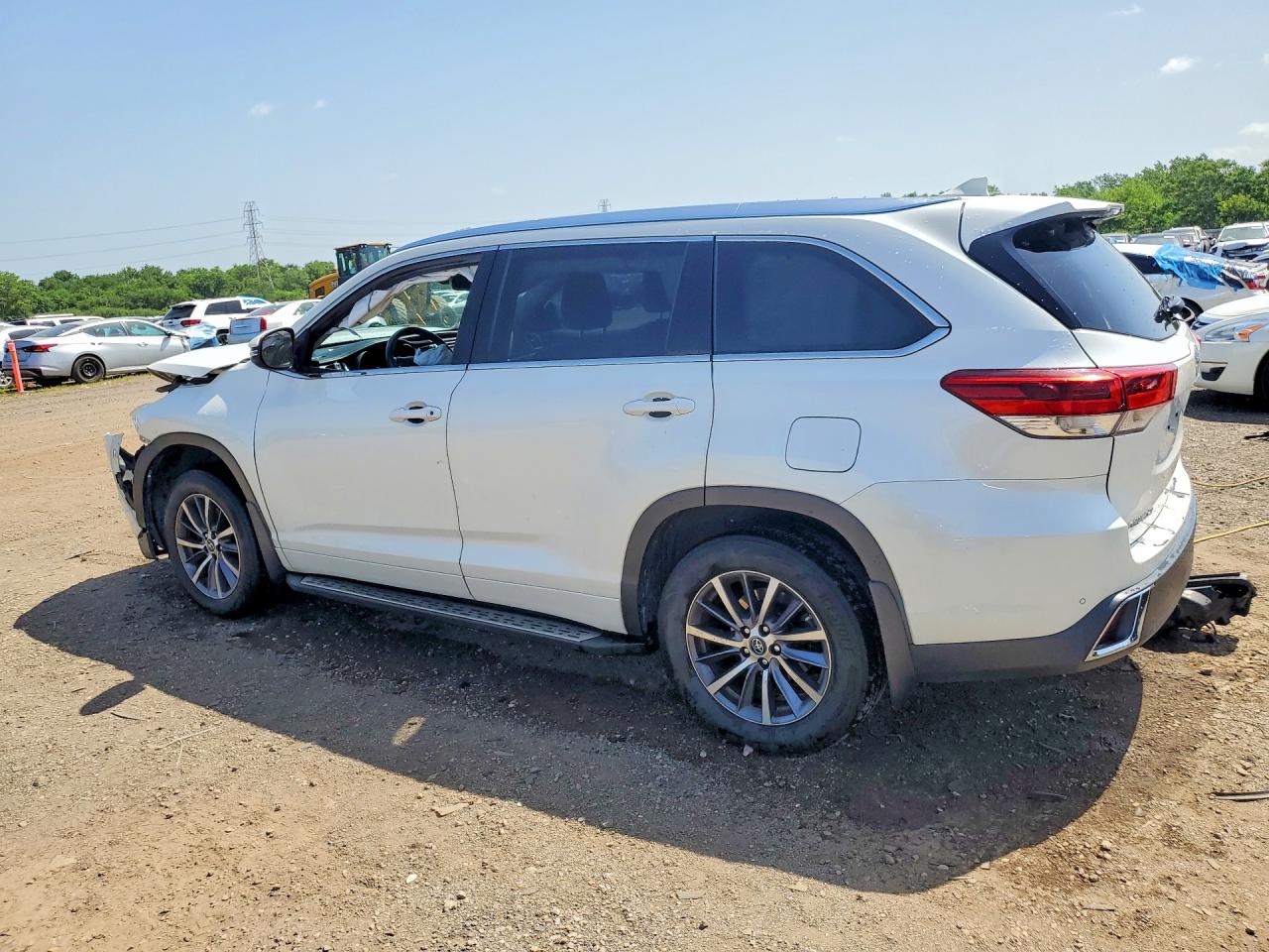 2018 Toyota Highlander Limited White vin: 5TDDZRFH0JS900338