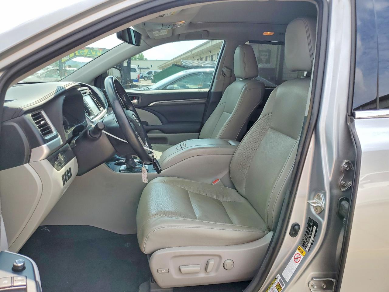 2018 Toyota Highlander Limited Platinum Silver vin: 5TDDZRFH1JS871609