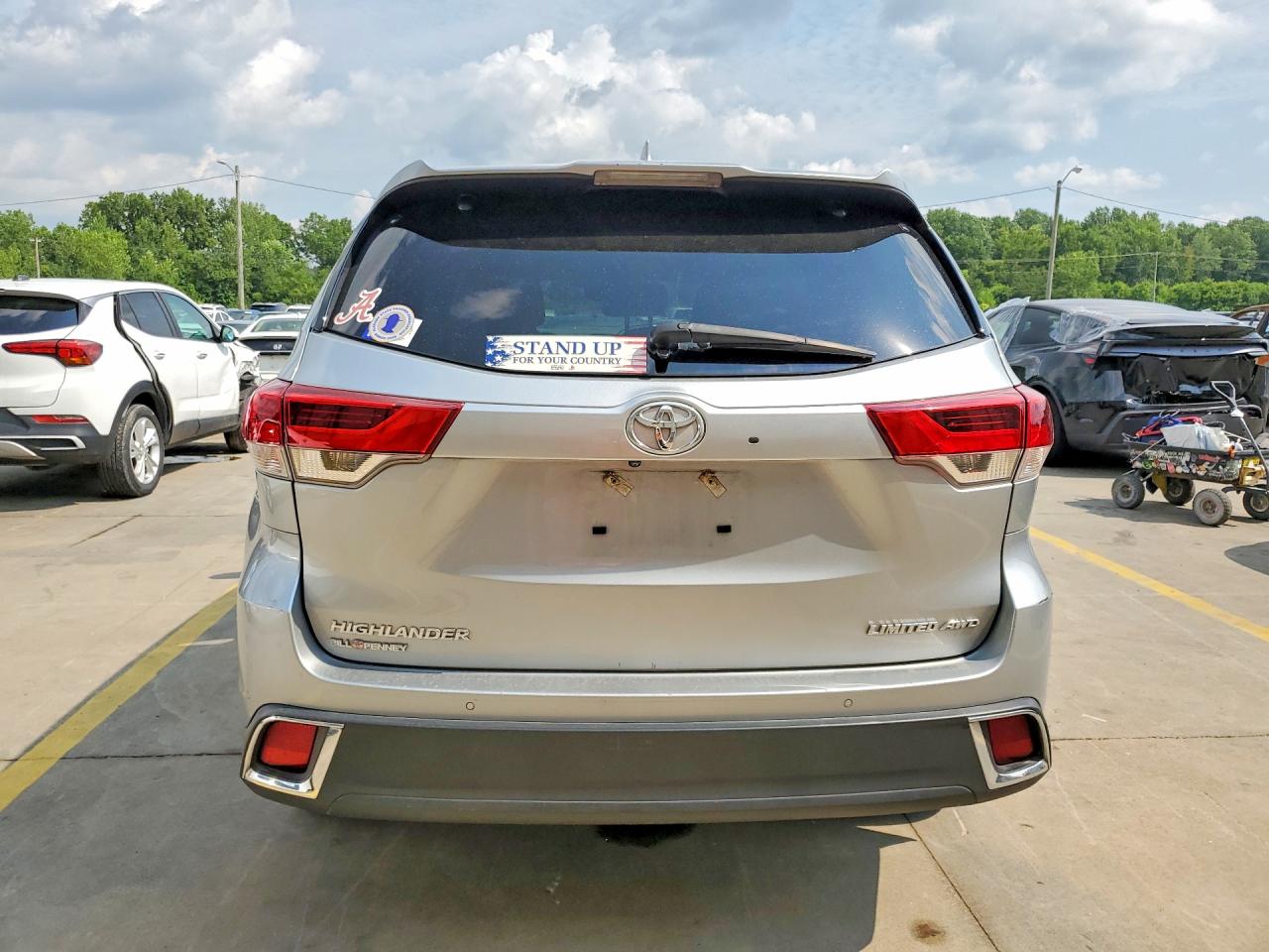 2018 Toyota Highlander Limited Platinum Silver vin: 5TDDZRFH1JS871609