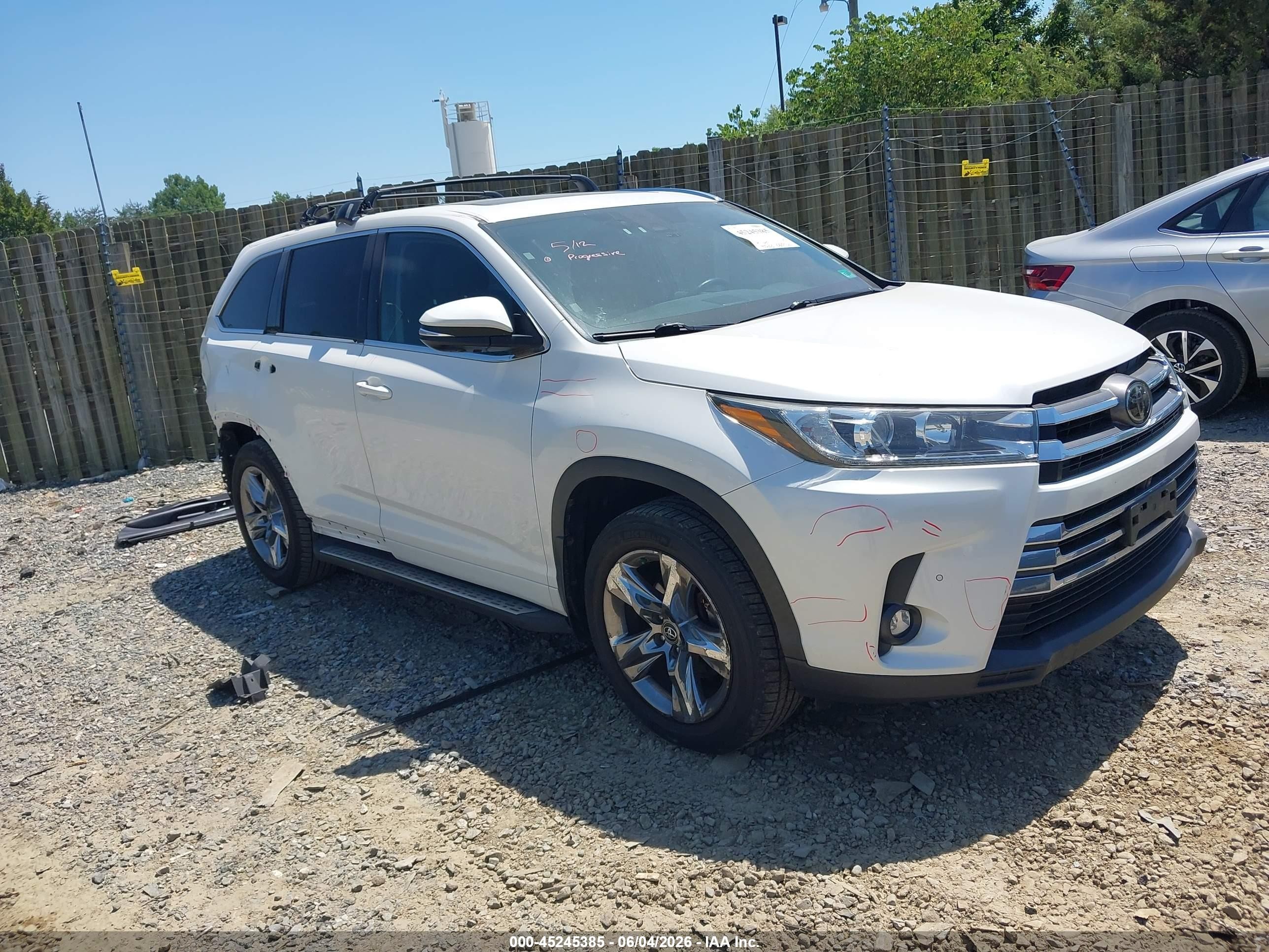 2019 Toyota Highlander Limited Platinum White vin: 5TDDZRFH1KS958816