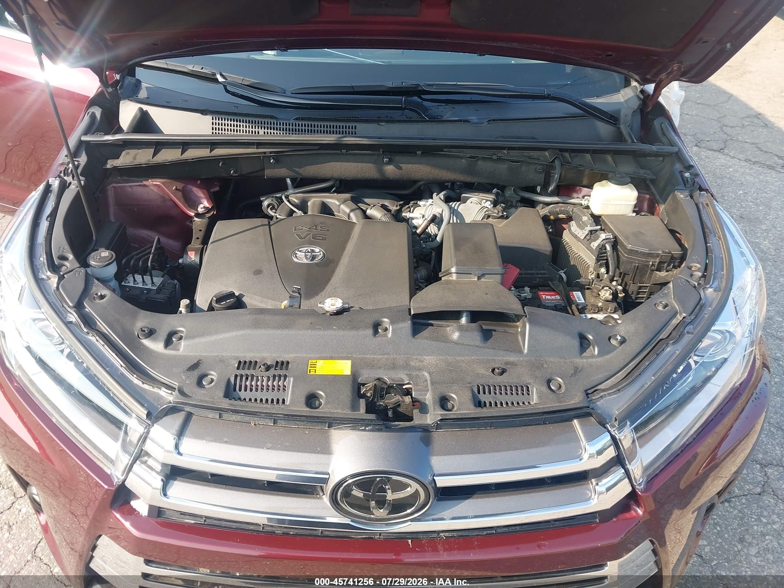 2018 Toyota Highlander Limited Burgundy vin: 5TDDZRFH2JS873014