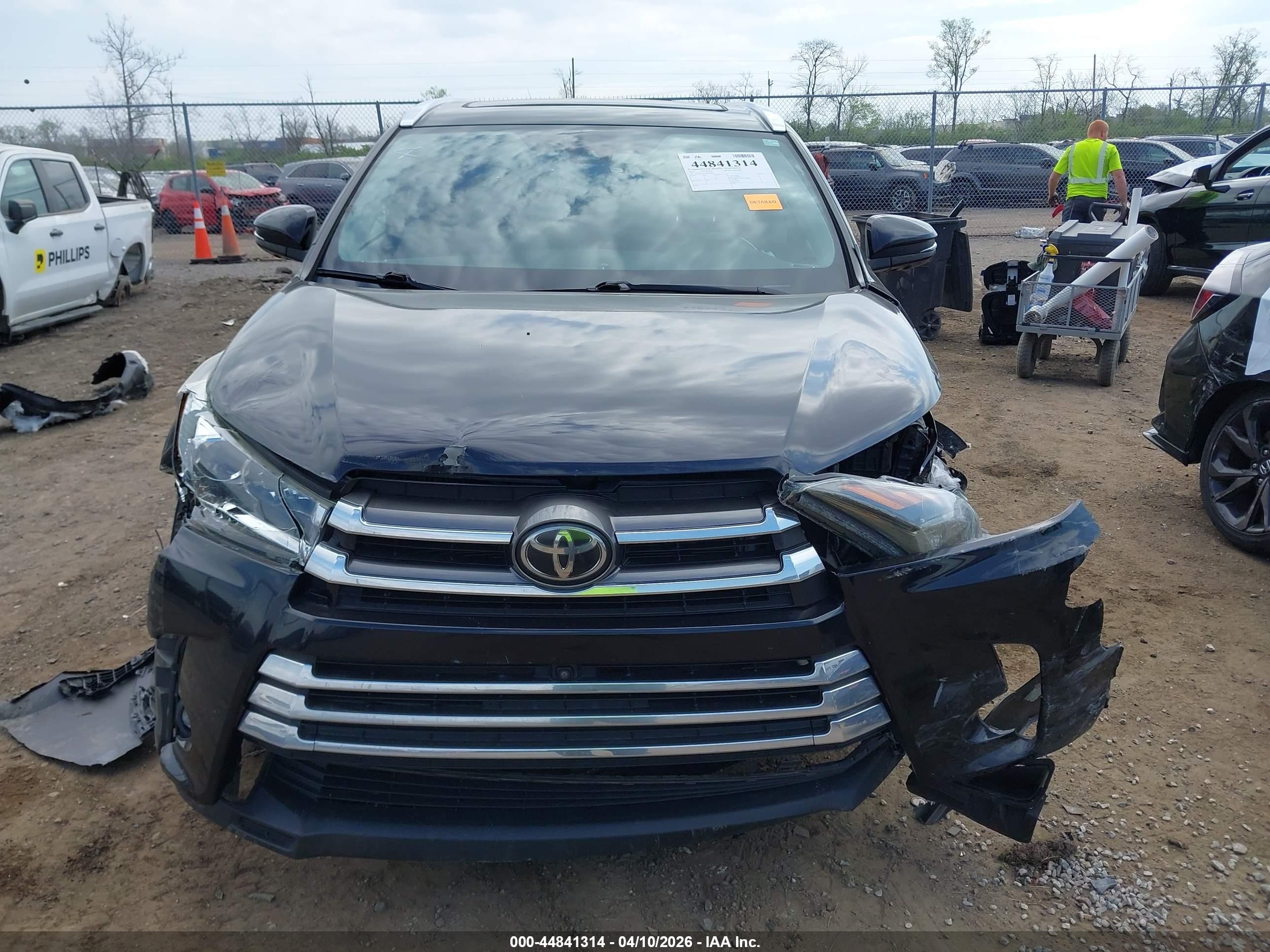 2019 Toyota Highlander Limited Platinum Black vin: 5TDDZRFH2KS993865