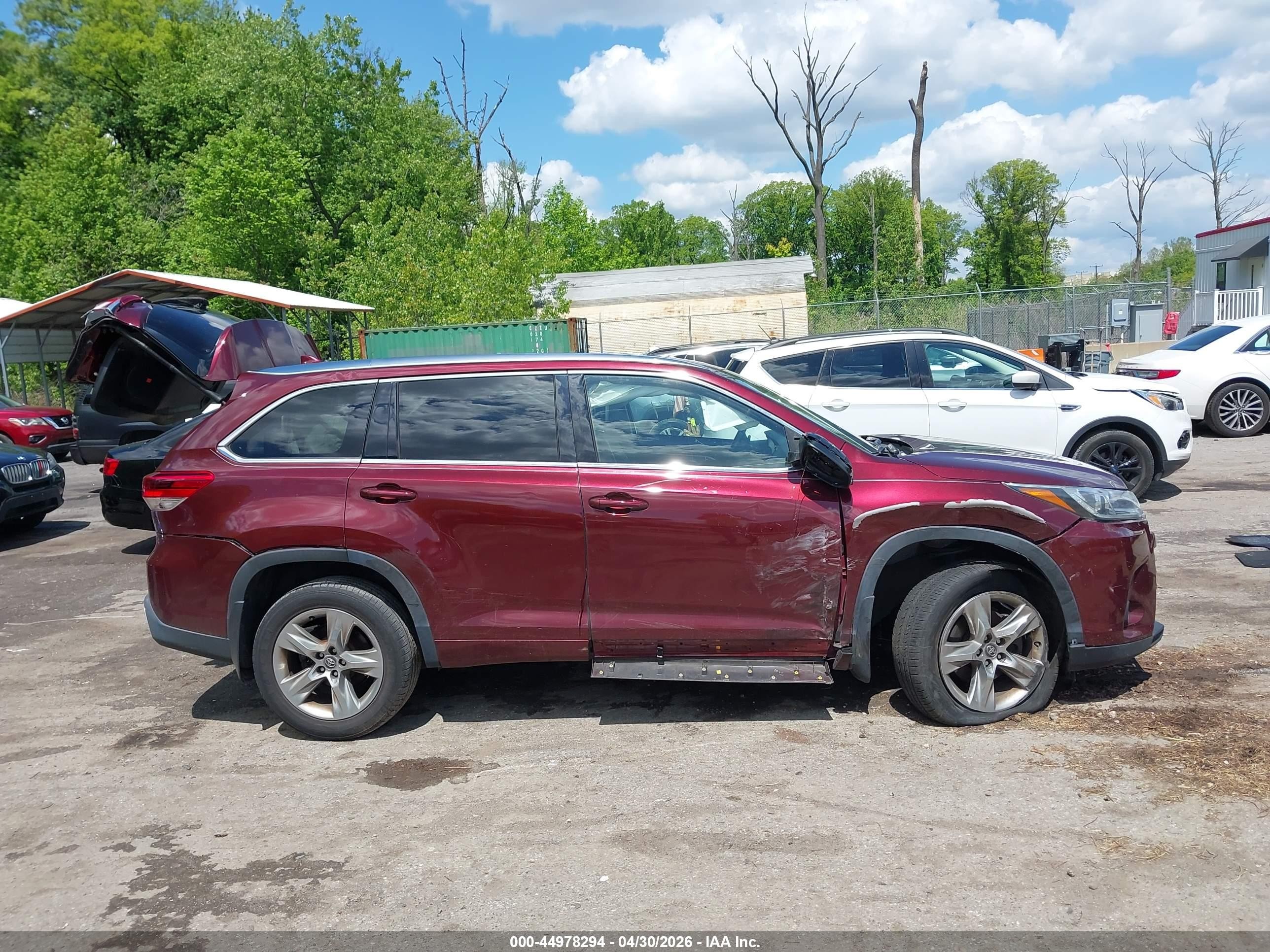 2018 Toyota Highlander Limited Red vin: 5TDDZRFH4JS838264