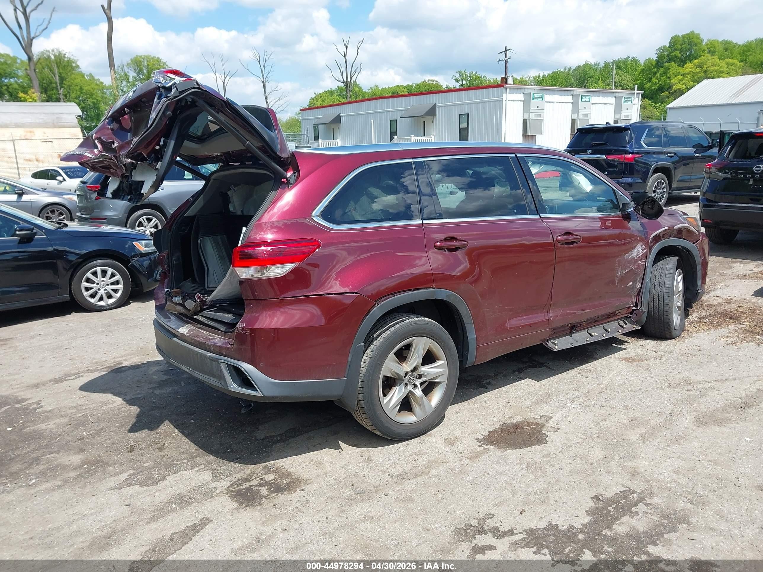 2018 Toyota Highlander Limited Red vin: 5TDDZRFH4JS838264