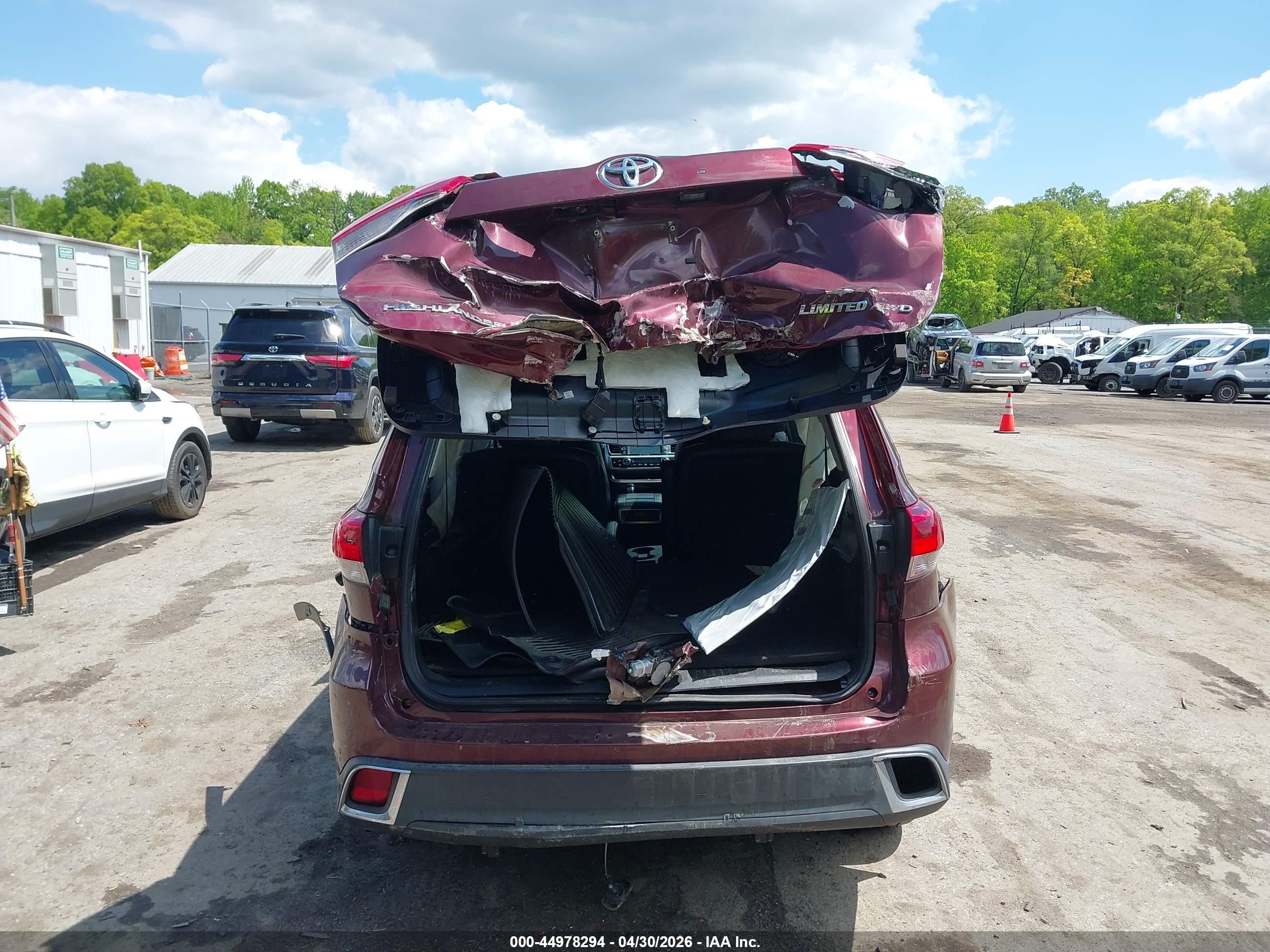 2018 Toyota Highlander Limited Red vin: 5TDDZRFH4JS838264