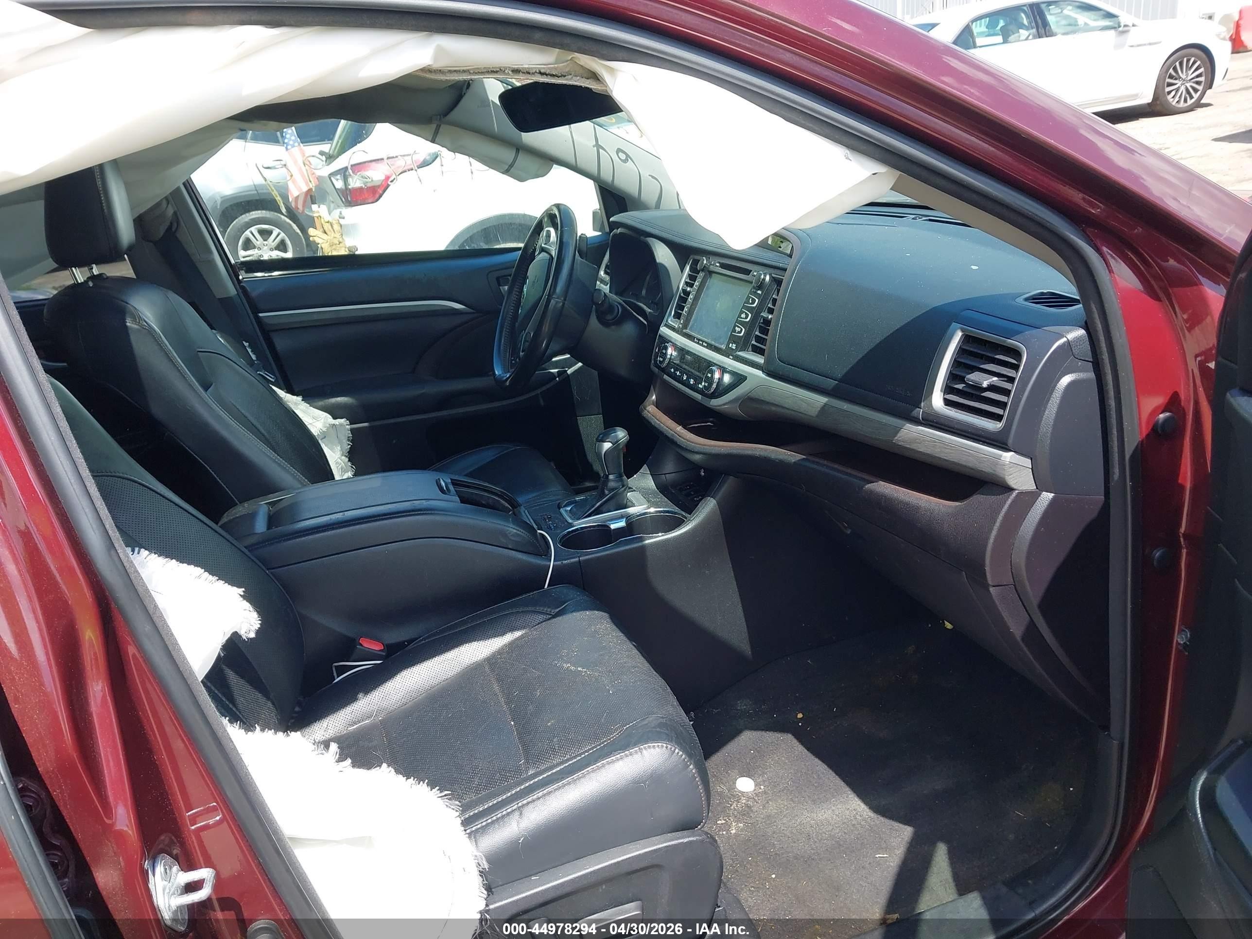 2018 Toyota Highlander Limited Red vin: 5TDDZRFH4JS838264