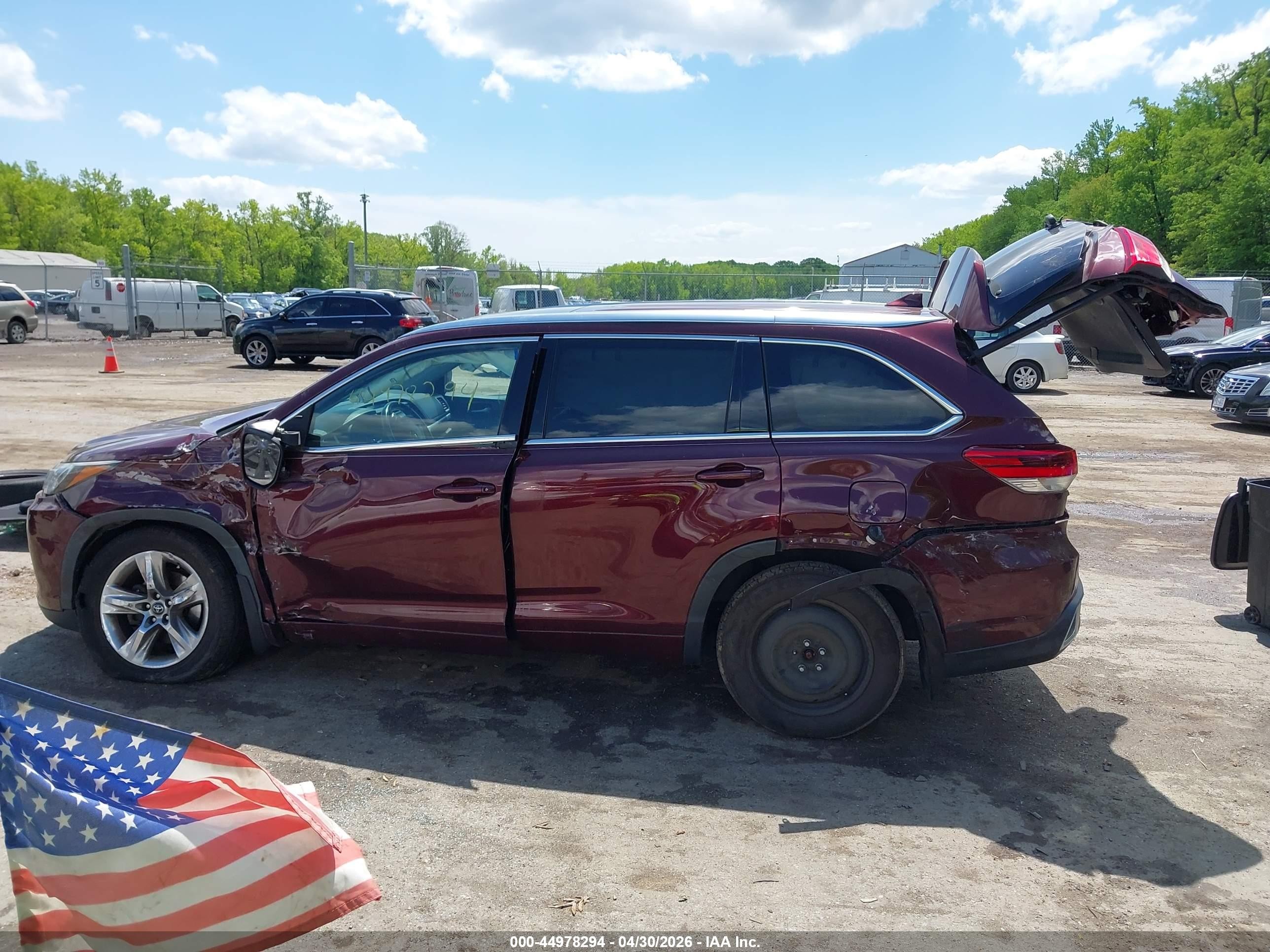2018 Toyota Highlander Limited Red vin: 5TDDZRFH4JS838264