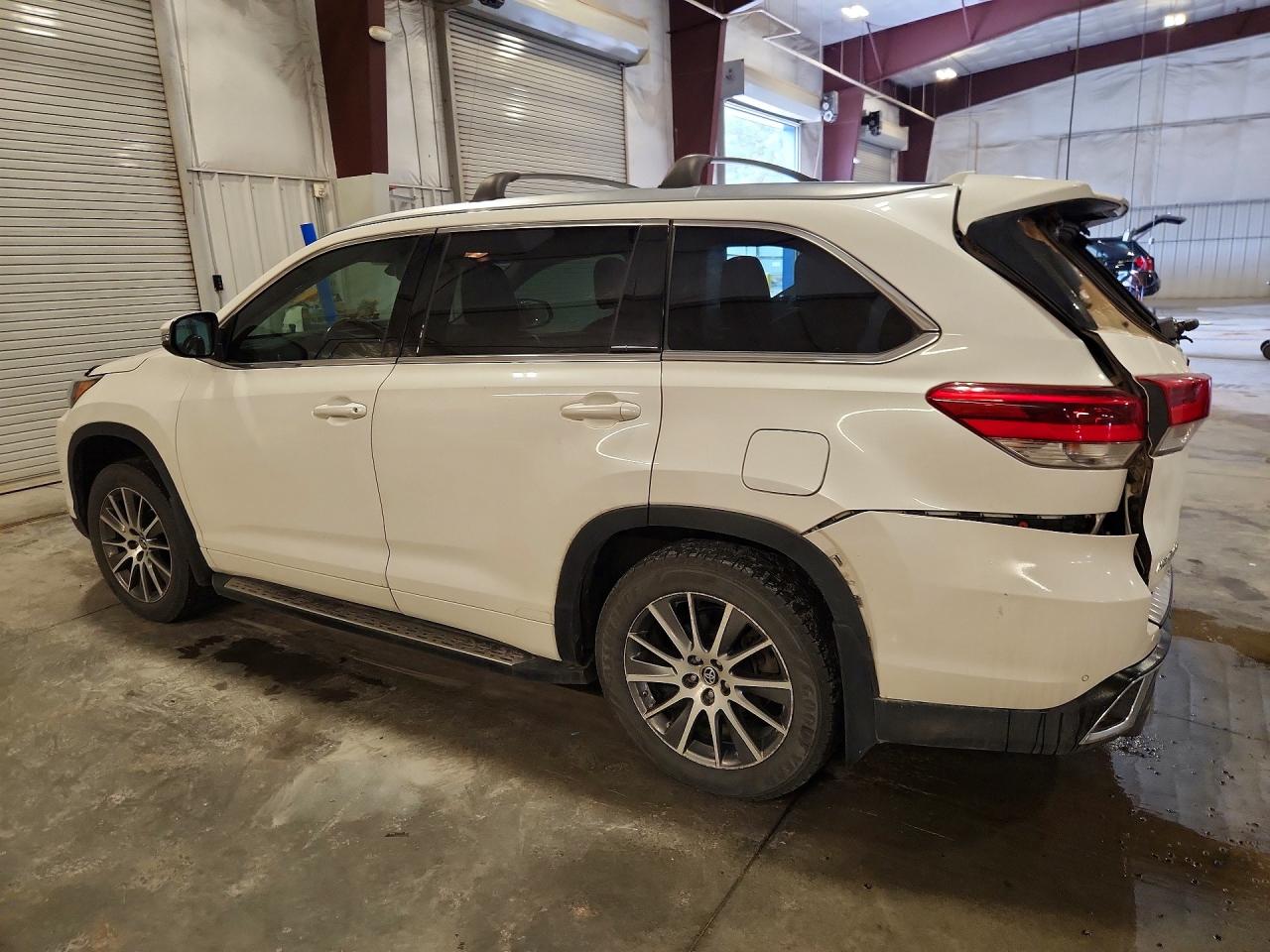 2017 Toyota Highlander Limited White vin: 5TDDZRFH9HS478998