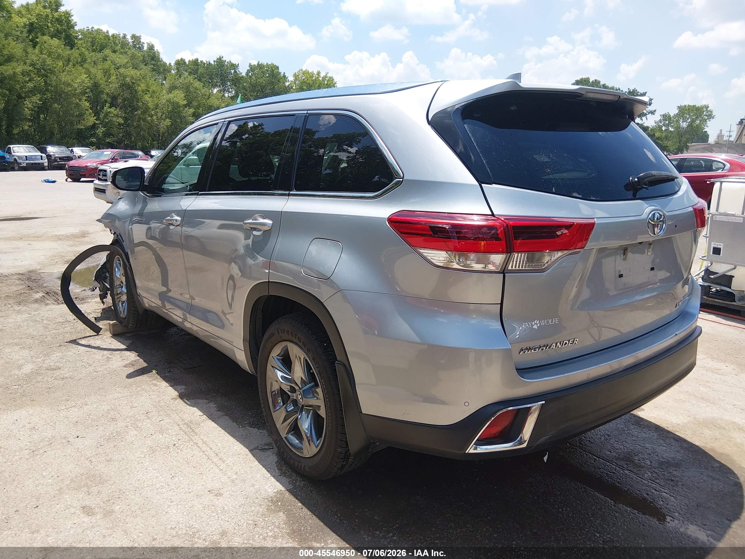2017 Toyota Highlander Limited Platinum Silver vin: 5TDDZRFHXHS389134