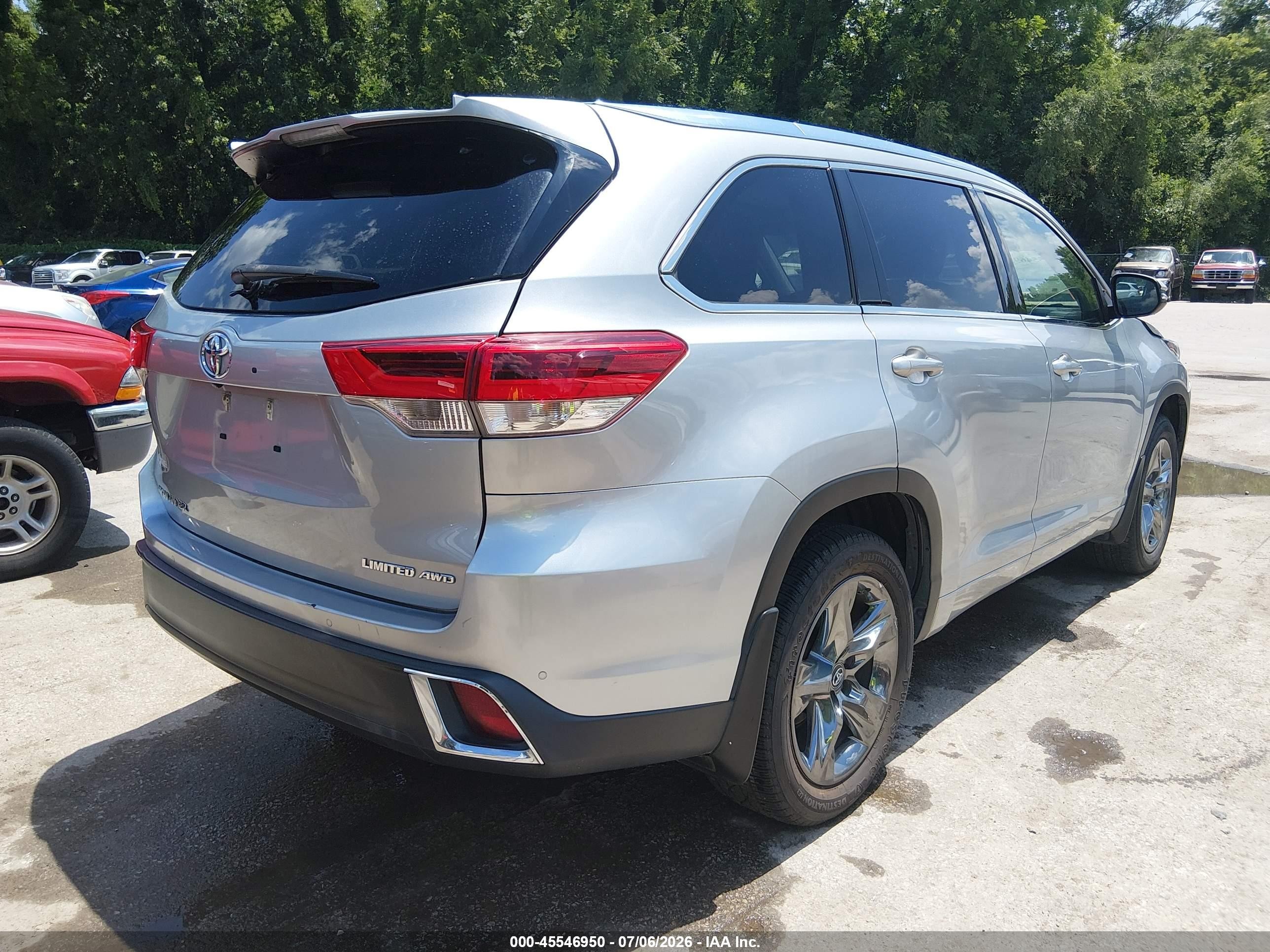 2017 Toyota Highlander Limited Platinum Silver vin: 5TDDZRFHXHS389134