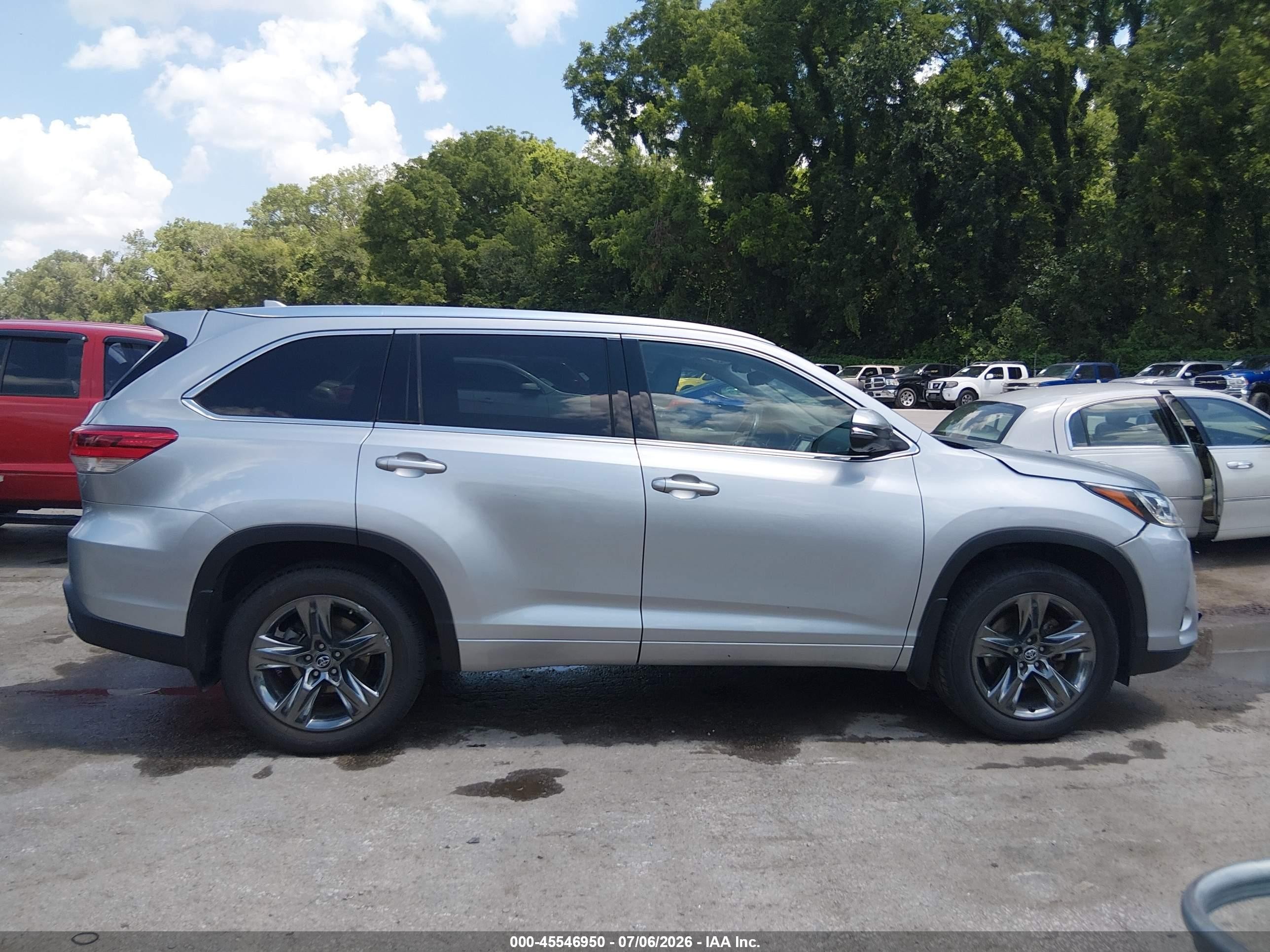 2017 Toyota Highlander Limited Platinum Silver vin: 5TDDZRFHXHS389134