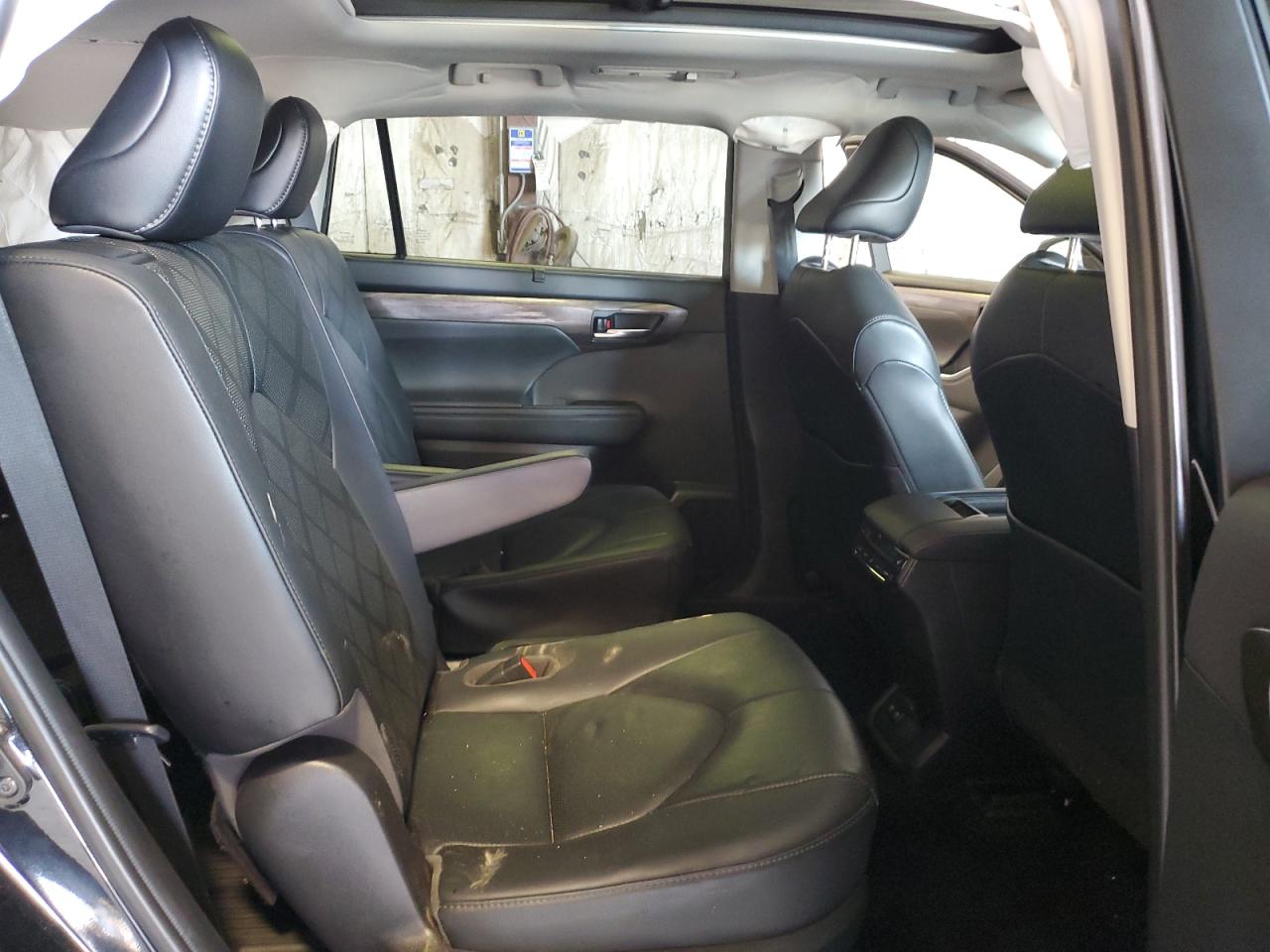 2021 Toyota Highlander Hybrid Platinum Черный vin: 5TDEBRCH0MS025375
