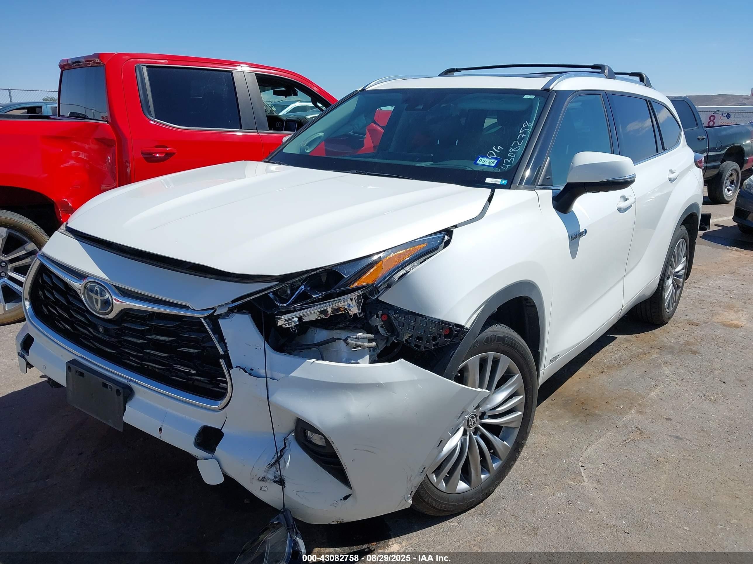 2021 Toyota Highlander Hybrid Platinum Белый vin: 5TDEBRCH3MS050562