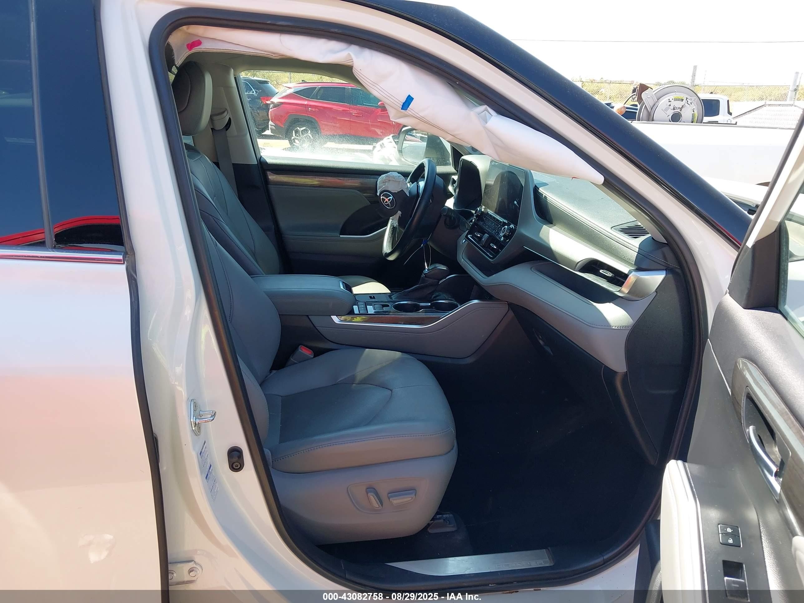 2021 Toyota Highlander Hybrid Platinum Белый vin: 5TDEBRCH3MS050562