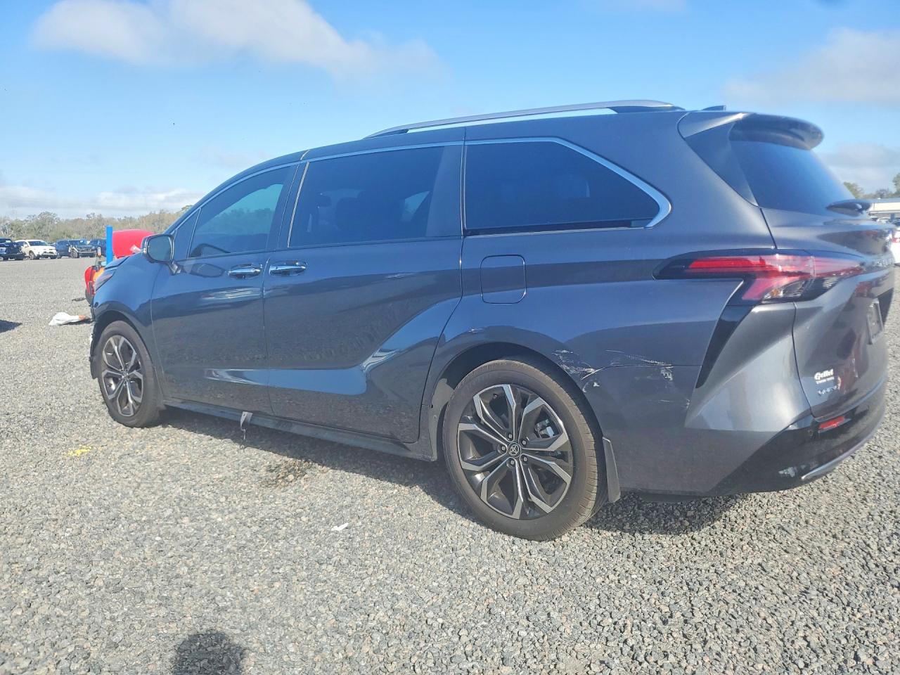 2025 Toyota Sienna Platinum 7-passenger Charcoal vin: 5TDERKEC4SS284680