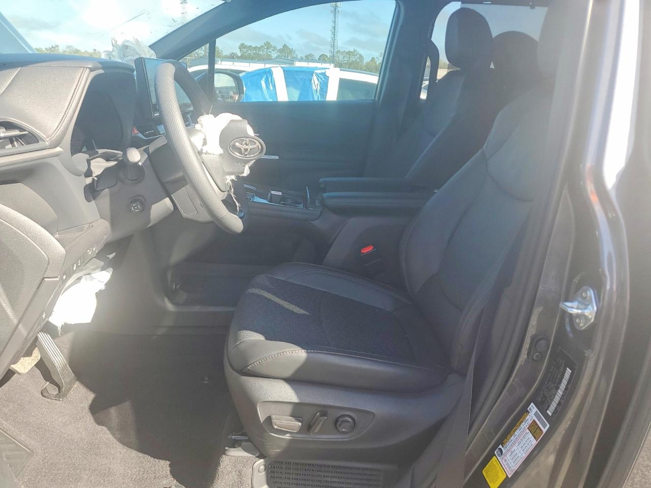 2025 Toyota Sienna Platinum 7-passenger Charcoal vin: 5TDERKEC4SS284680