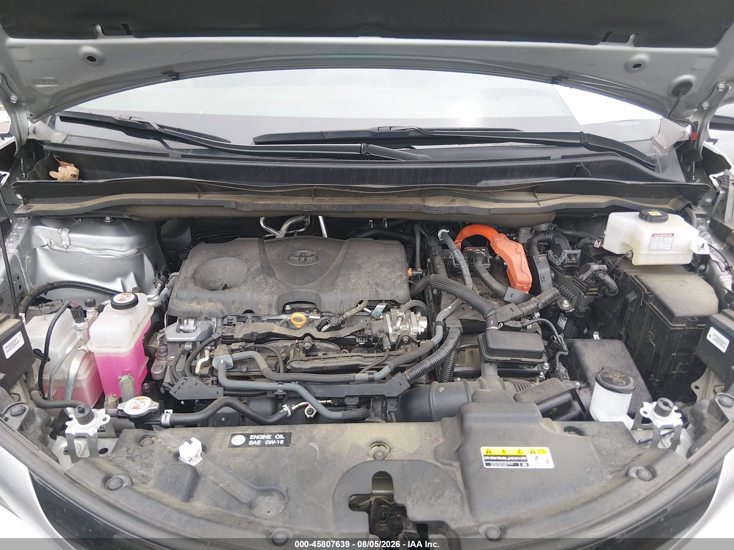 2024 Toyota Sienna Platinum Silver vin: 5TDESKFC3RS145525