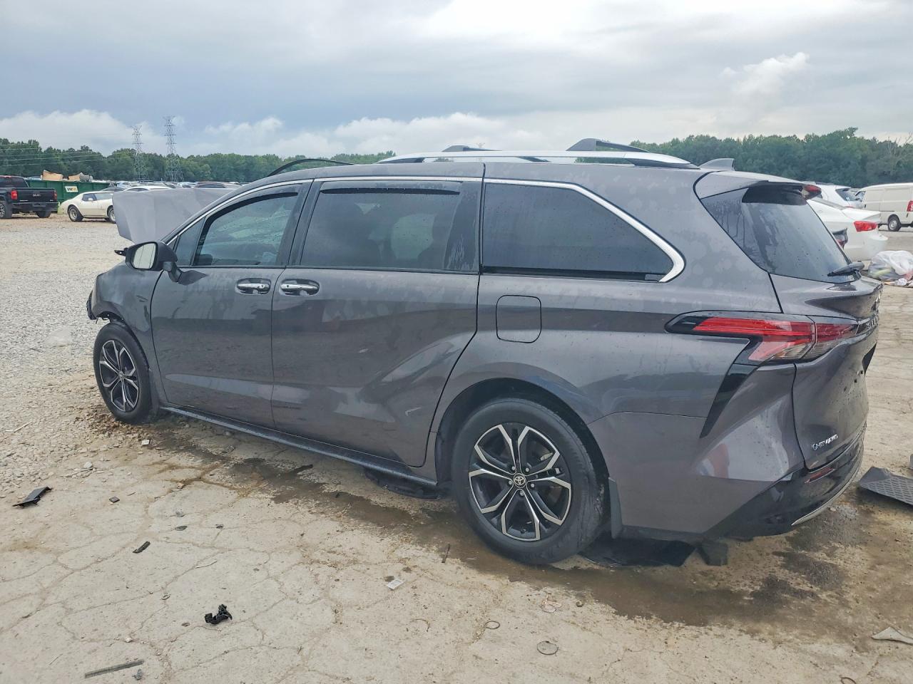 2025 Toyota Sienna Platinum 7-passenger Gray vin: 5TDESKFC6SS154614