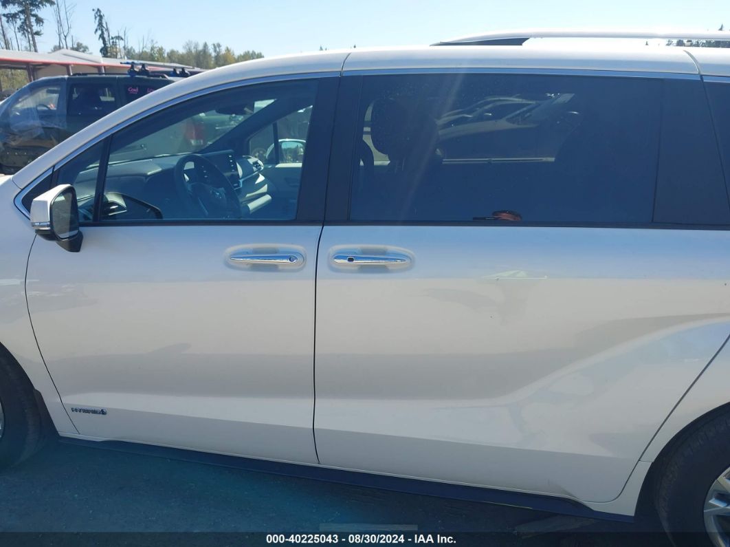 2021 Toyota Sienna Platinum White vin: 5TDESKFCXMS027643