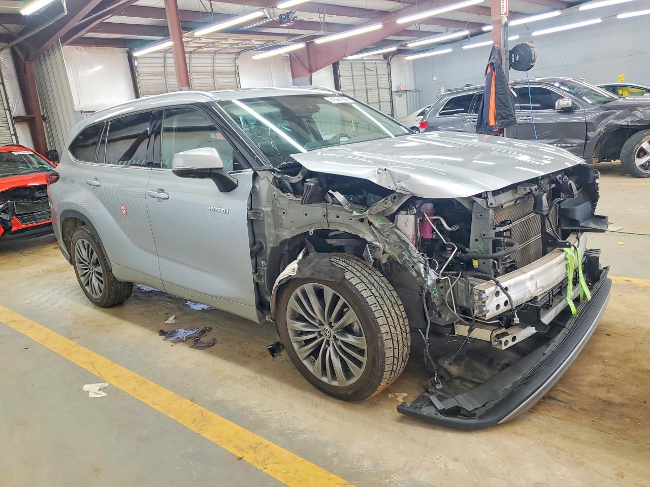 2021 Toyota Highlander Hybrid Platinum Silver vin: 5TDFARAH1MS011592