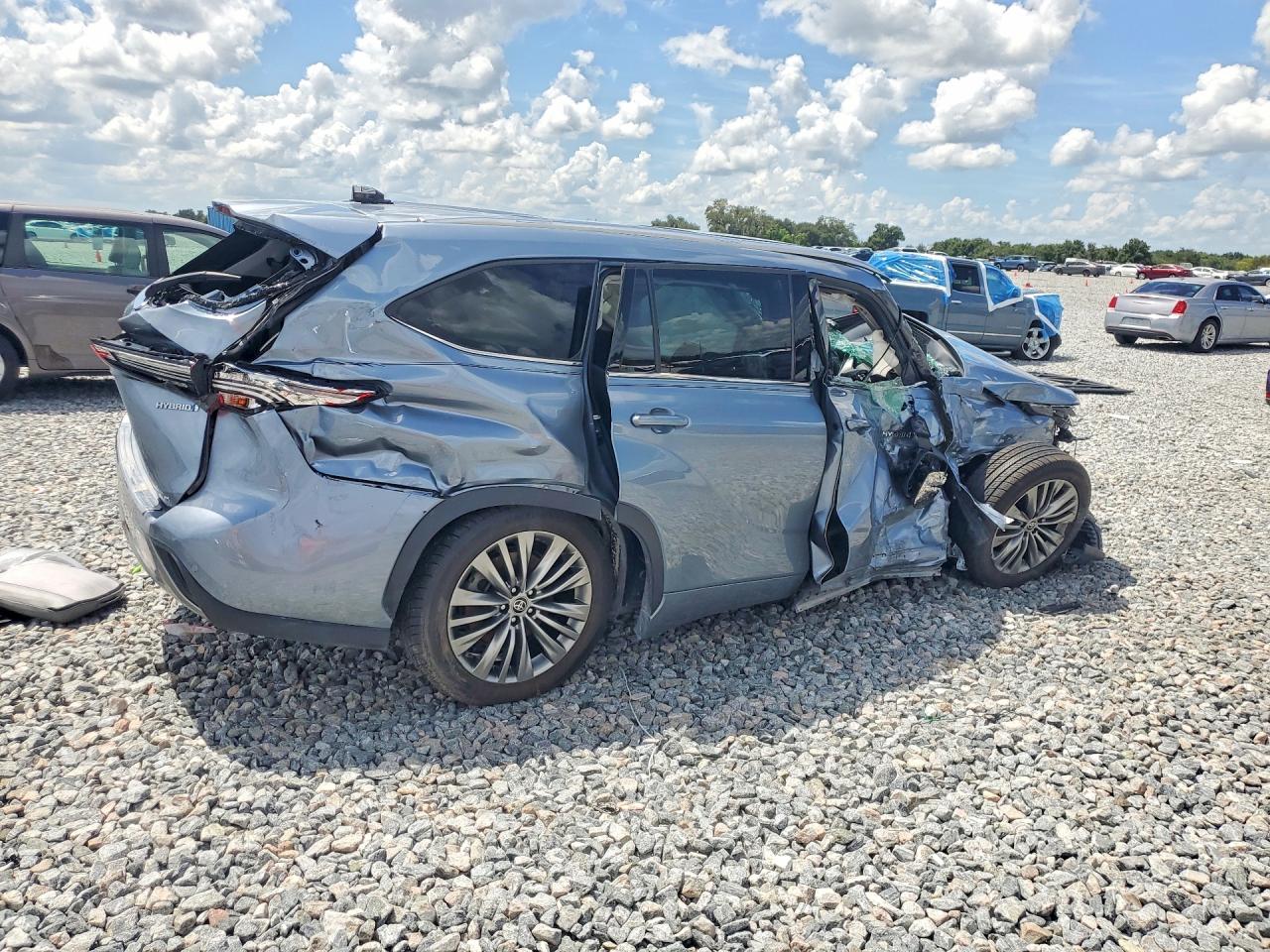 2021 Toyota Highlander Hybrid Platinum Blue vin: 5TDFARAH5MS009151