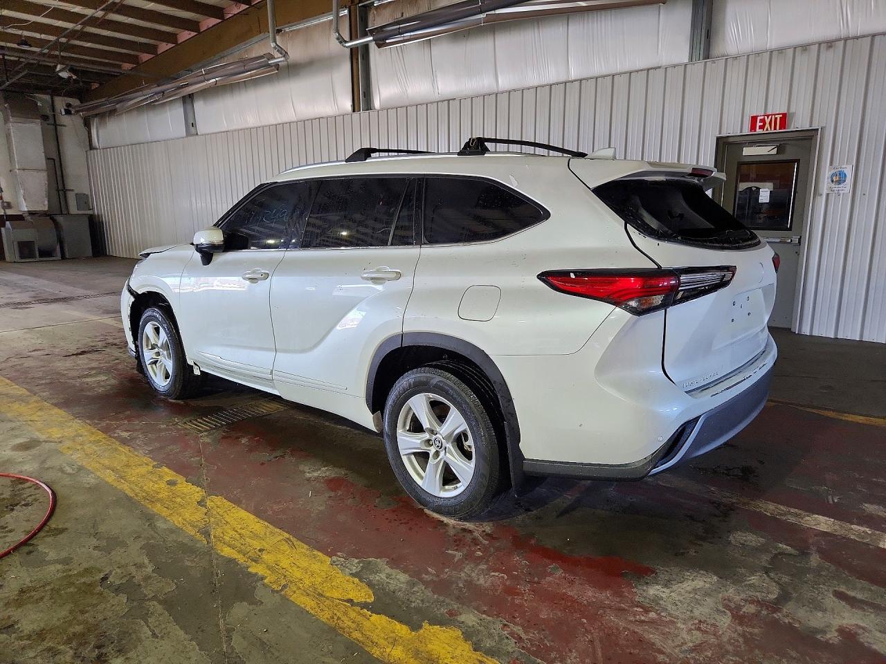 2022 Toyota Highlander Platinum White vin: 5TDFZRBH0NS200808