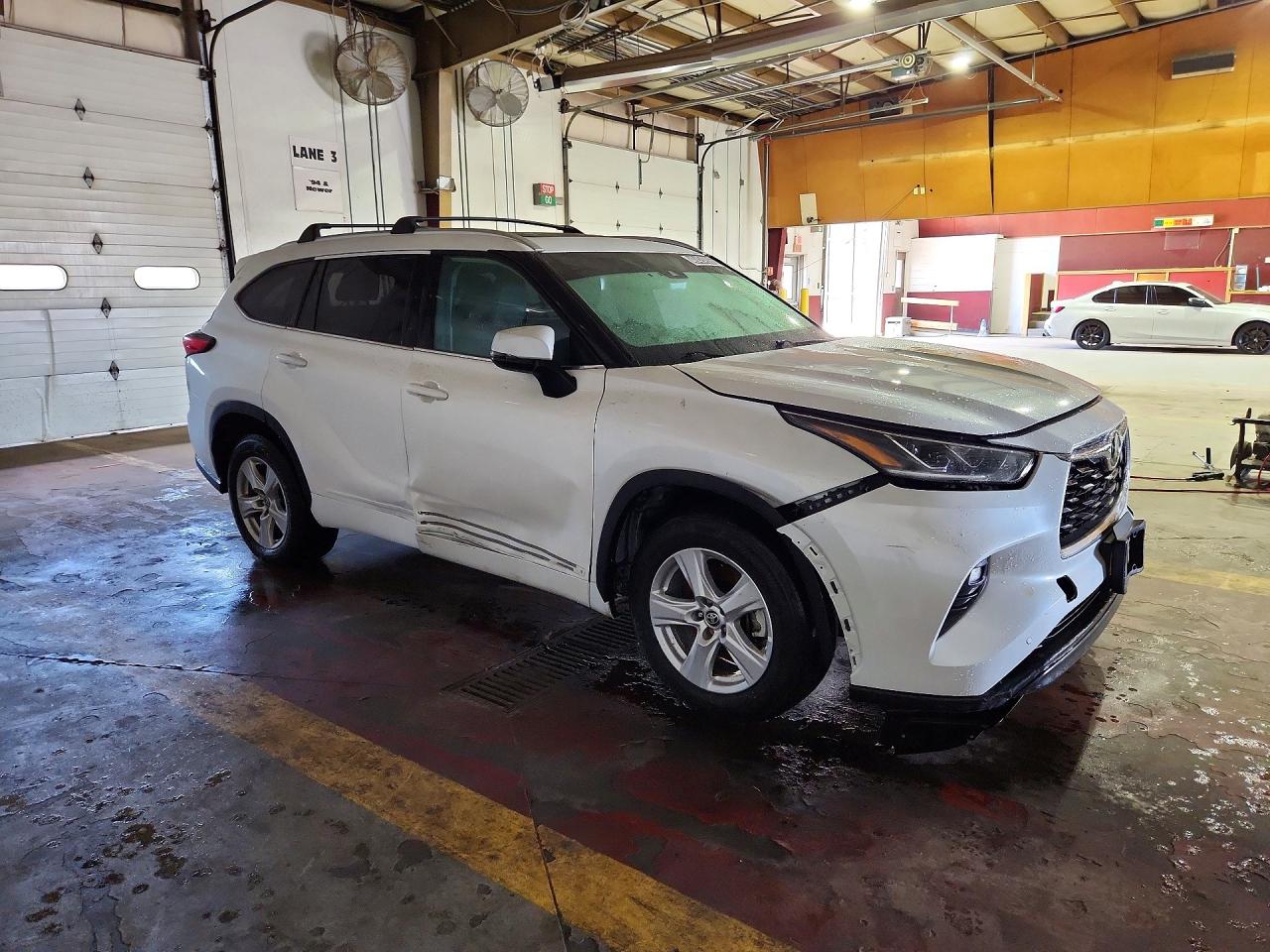 2022 Toyota Highlander Platinum White vin: 5TDFZRBH0NS200808