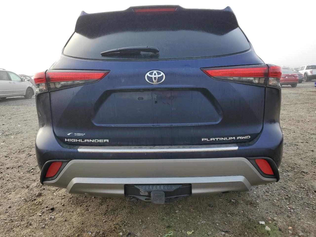 2022 Toyota Highlander Platinum Blue vin: 5TDFZRBH4NS220995