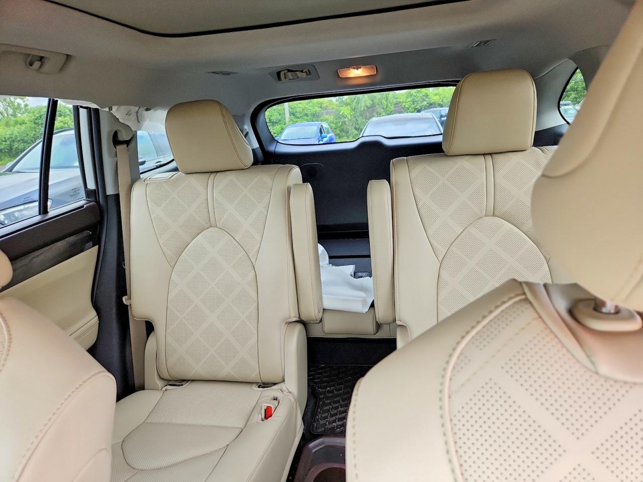2022 Toyota Highlander Platinum White vin: 5TDFZRBH5NS199896