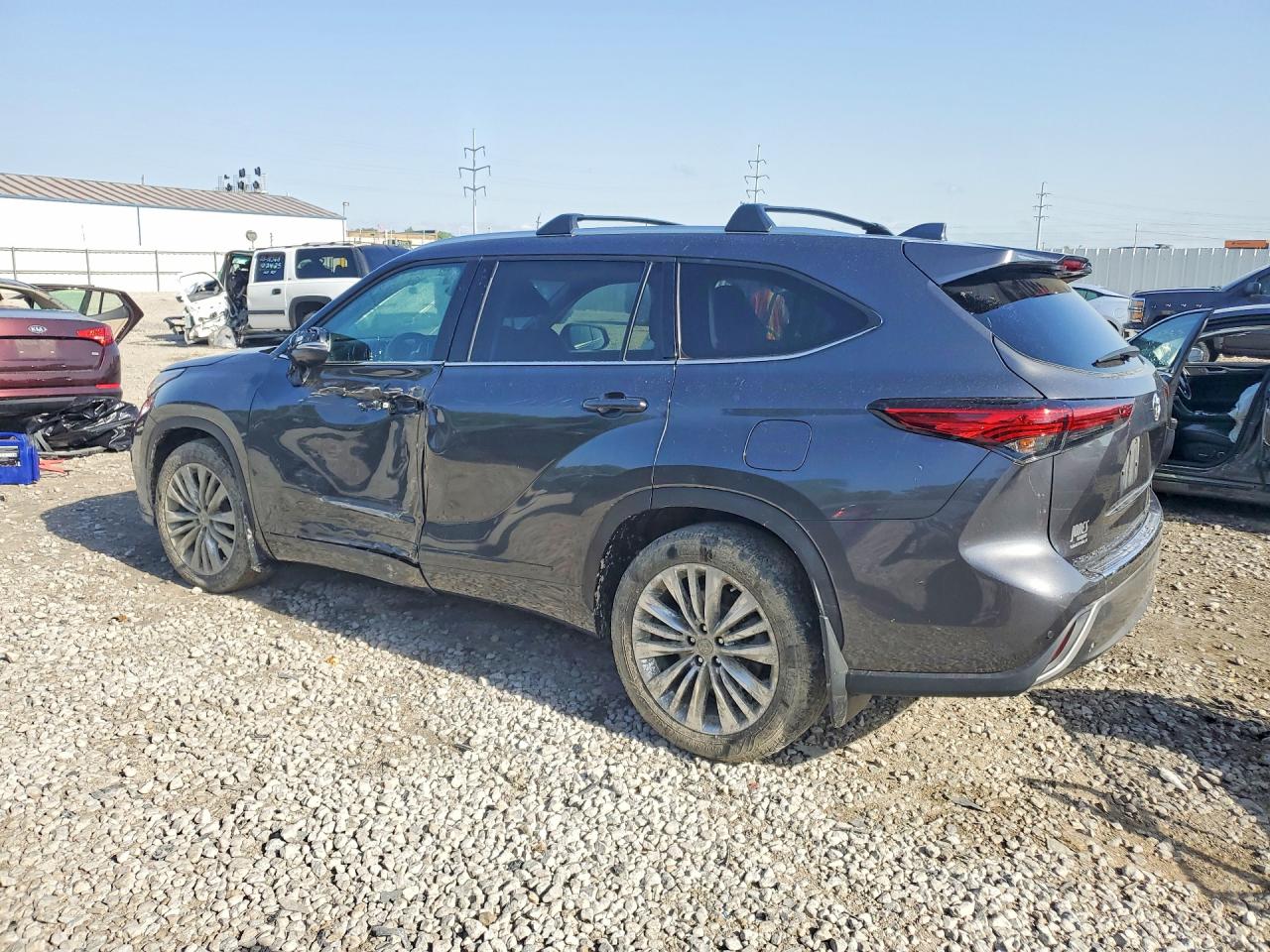 2022 Toyota Highlander Platinum Черный vin: 5TDFZRBHXNS196413